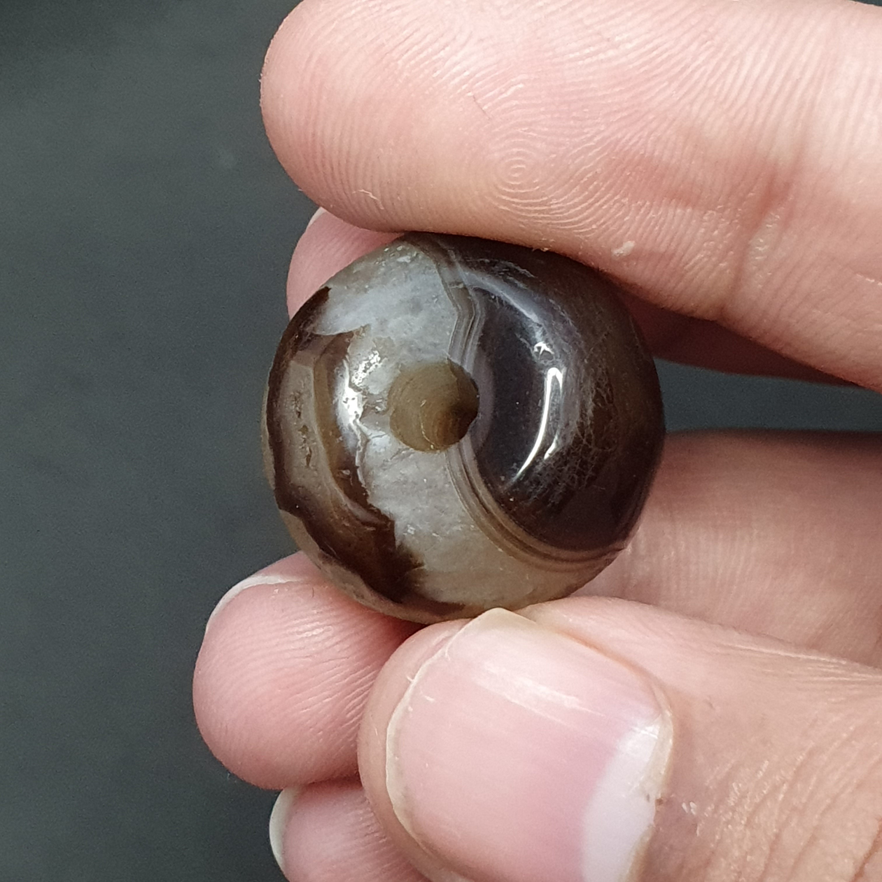 Natural Eye Patterned Himalayan Agate Bead: Tibetan Gemstone (20.8 x 15.1mm)