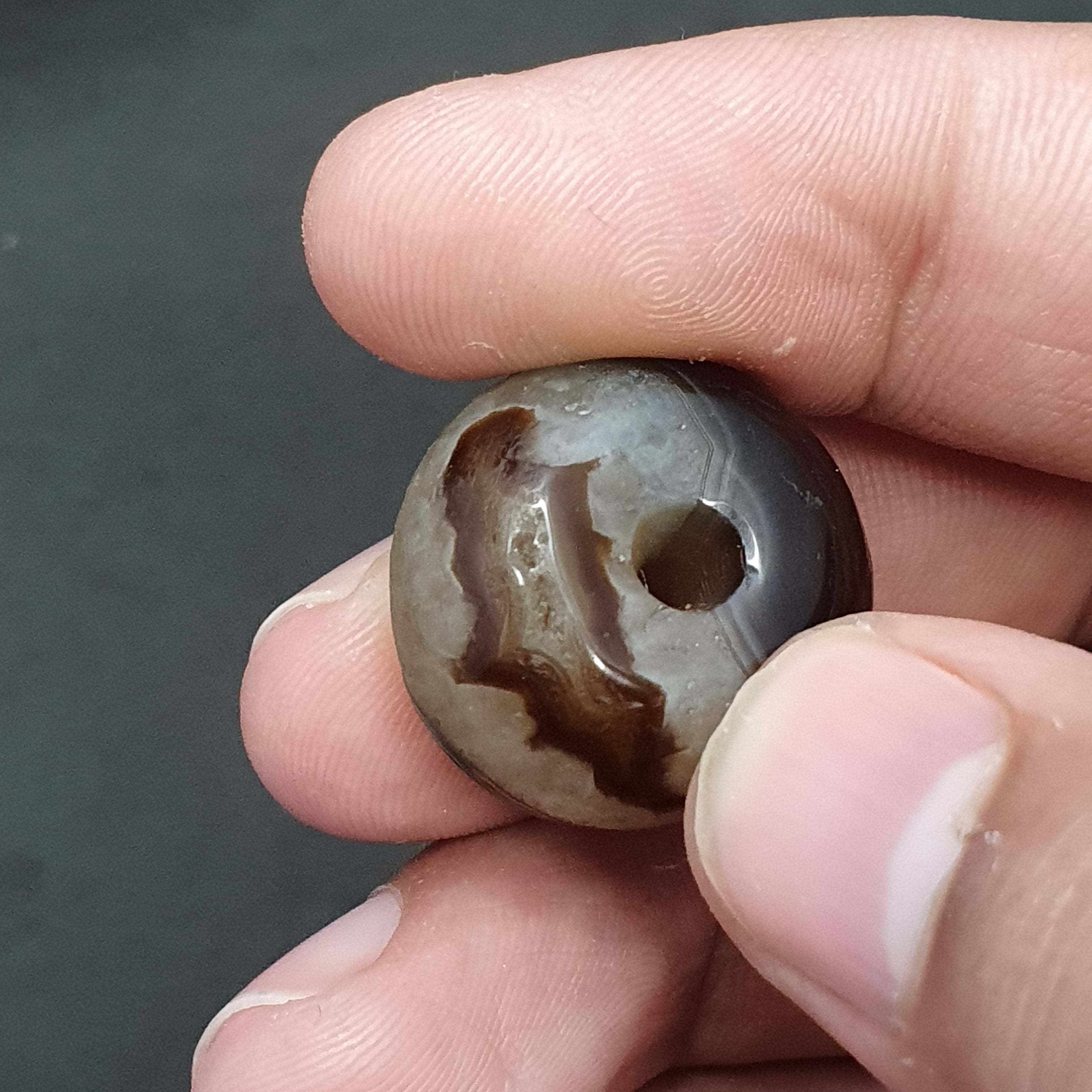Natural Eye Patterned Himalayan Agate Bead: Tibetan Gemstone (20.8 x 15.1mm)