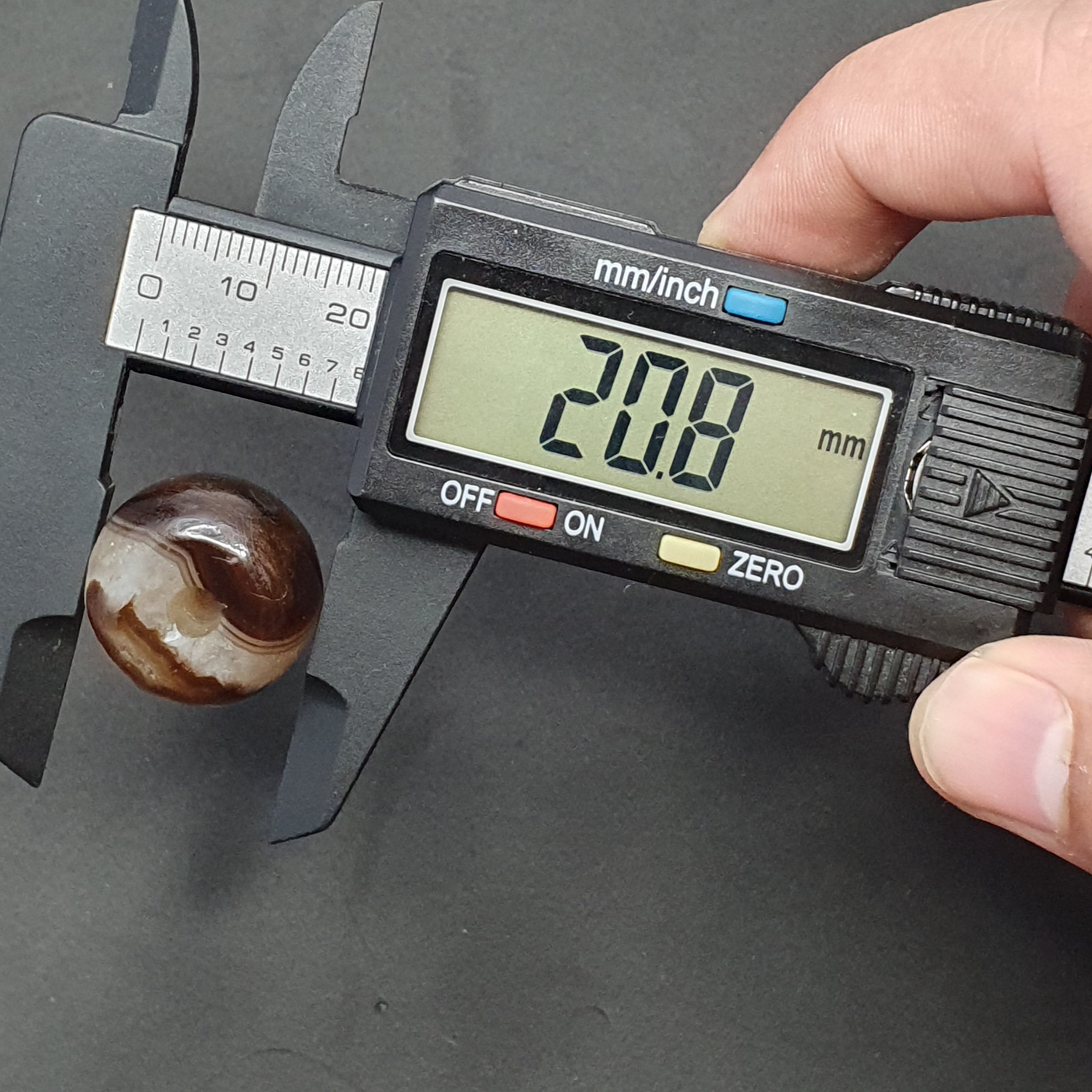 Natural Eye Patterned Himalayan Agate Bead: Tibetan Gemstone (20.8 x 15.1mm)