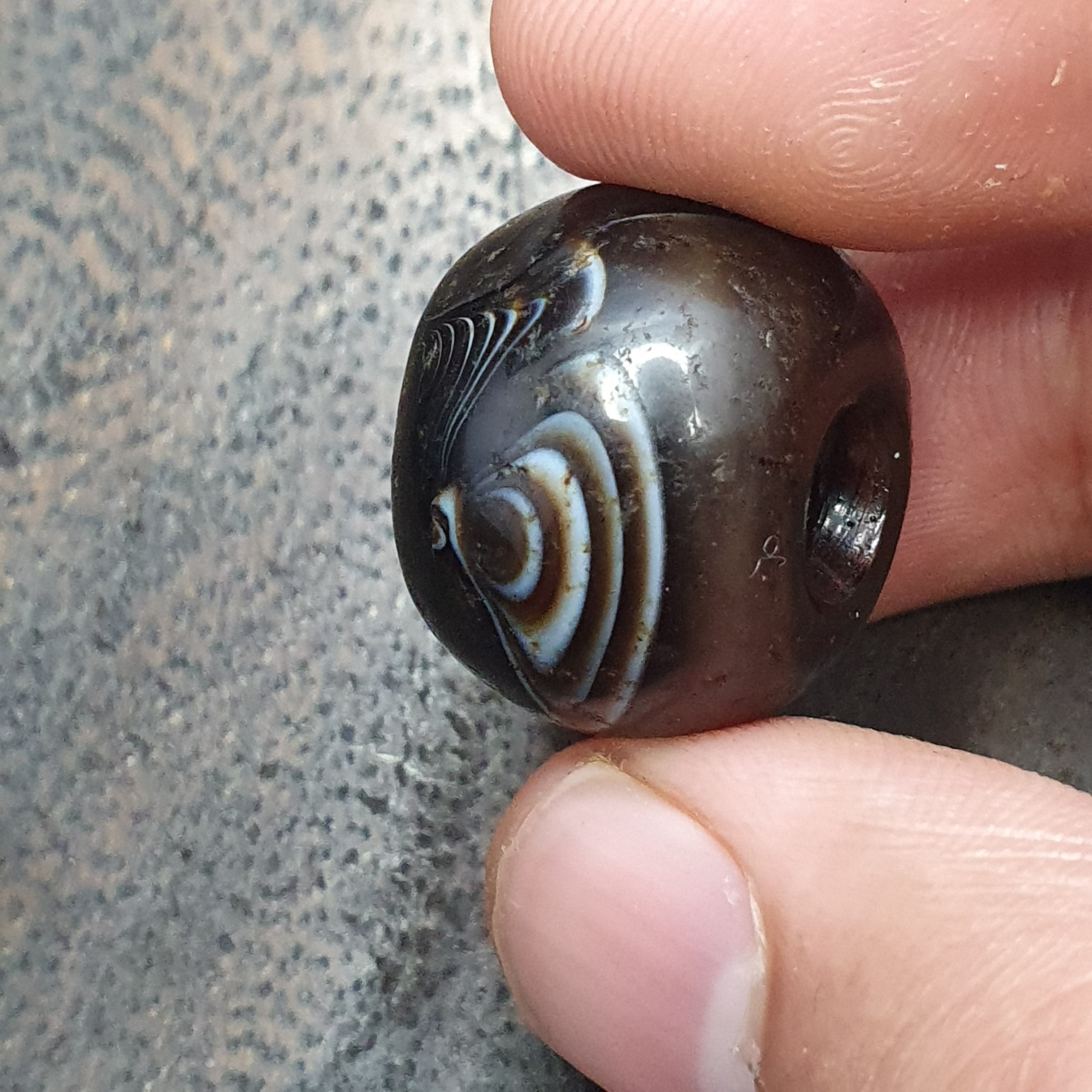 Rare Eye Pattern Vintage Suliemani Agate Bead