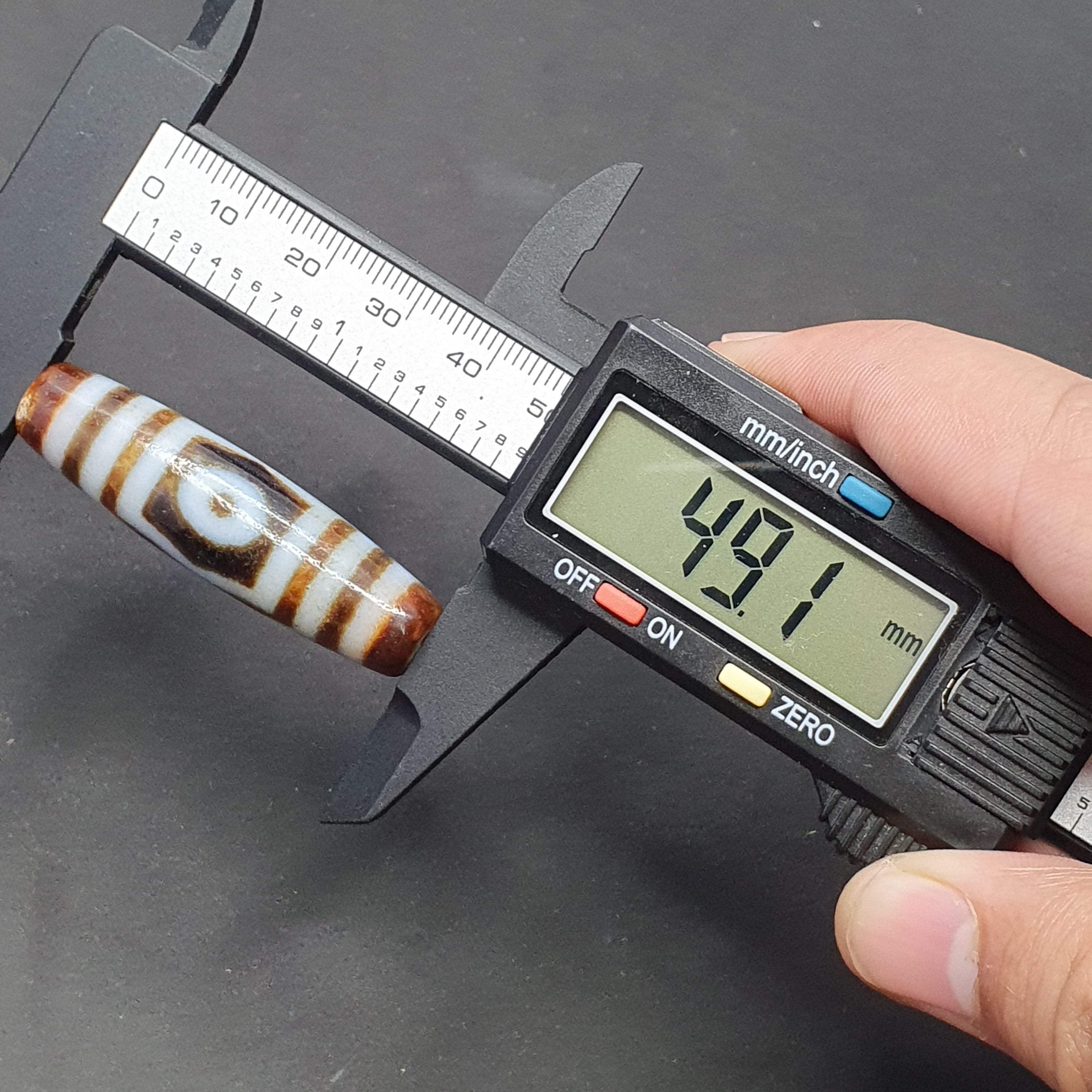 Vintage 3 Eyes Tibetan Agate Dzi Bead Amulet