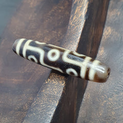 Vintage Tibetan 9 Eyes Agate Dzi Bead Amulet