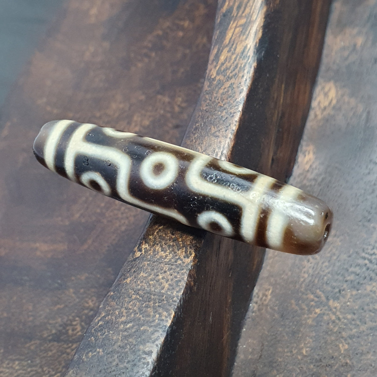 Vintage Tibetan 9 Eyes Agate Dzi Bead Amulet