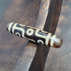 Vintage Tibetan 9 Eyes Agate Dzi Bead Amulet