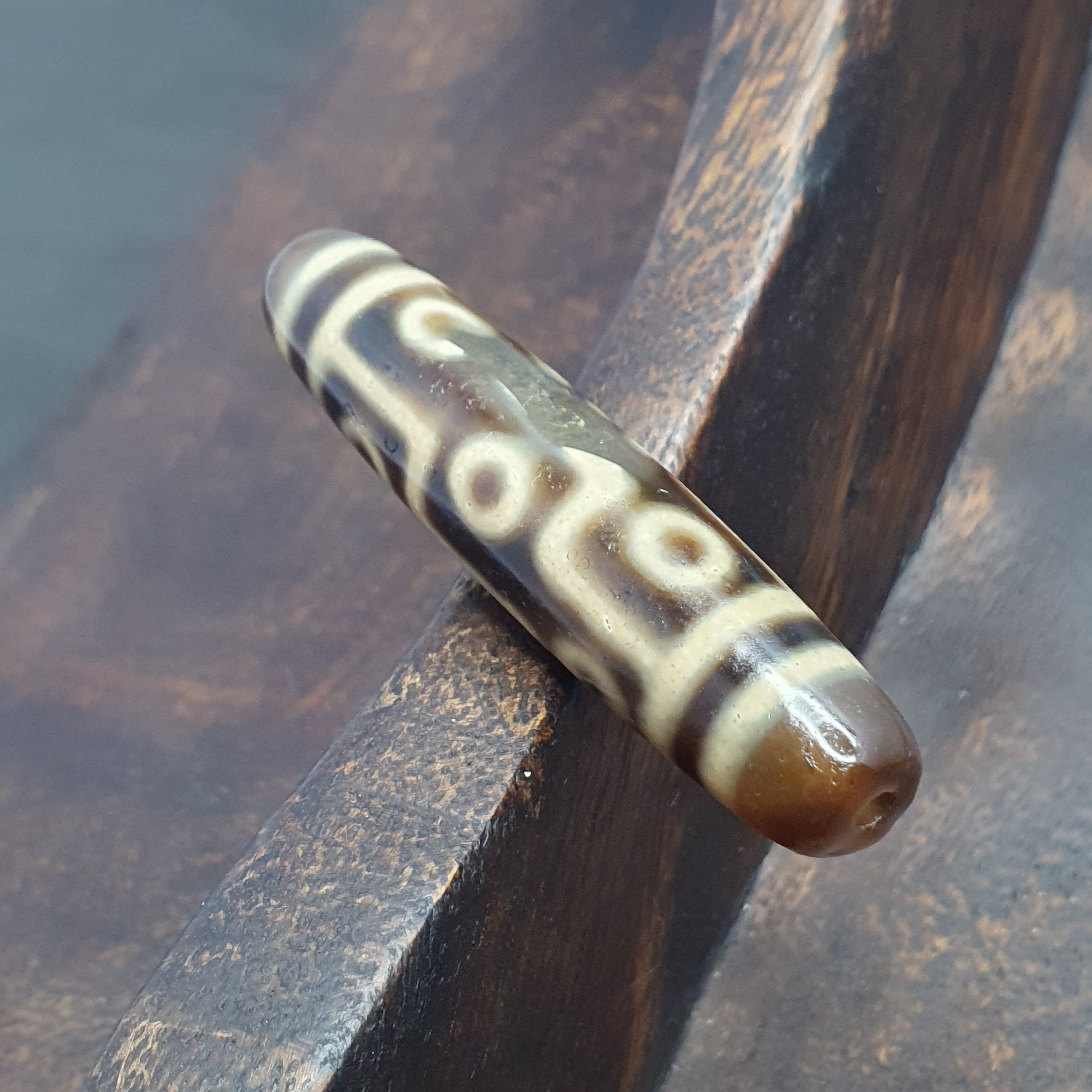 Vintage Tibetan 9 Eyes Agate Dzi Bead Amulet