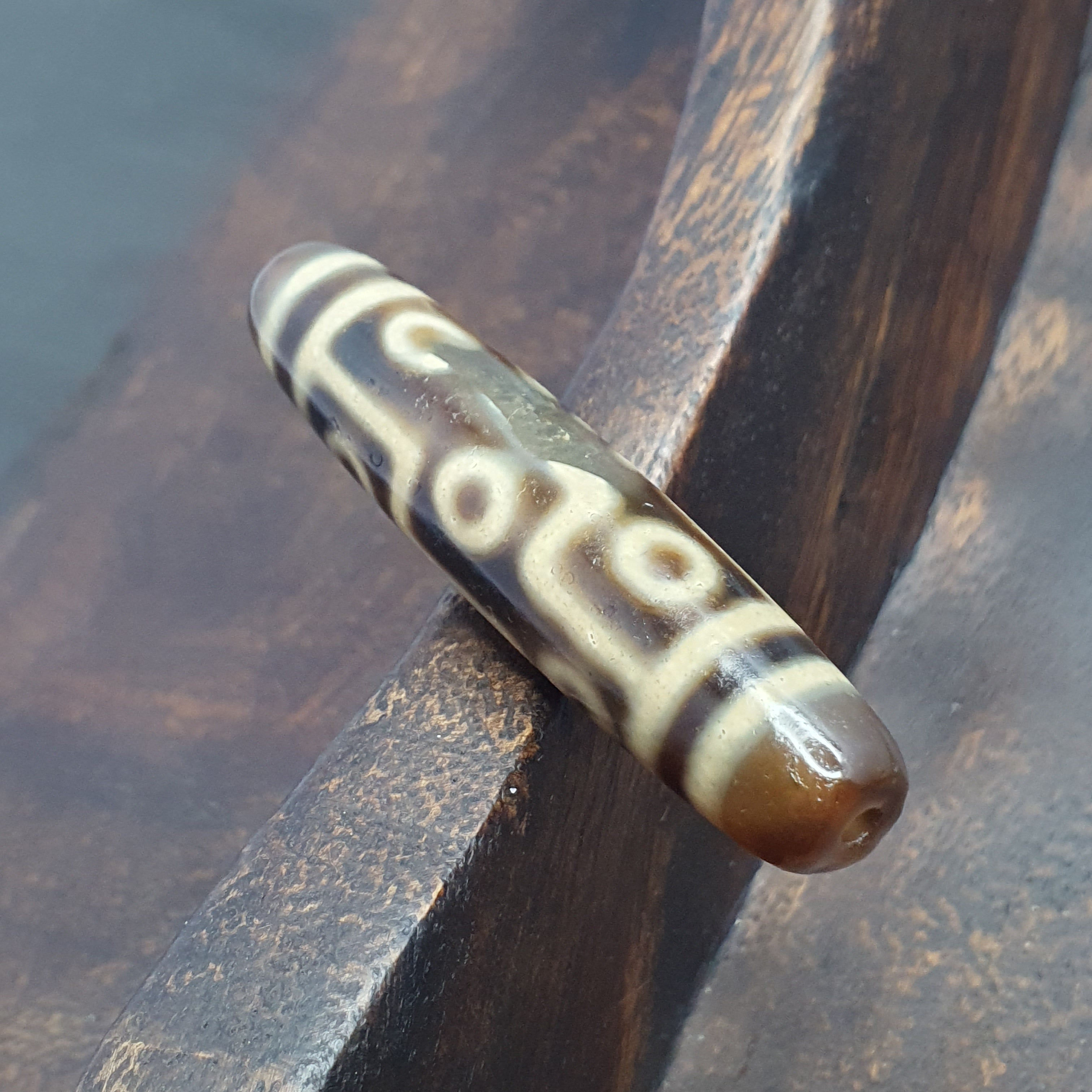 Vintage Tibetan 9 Eyes Agate Dzi Bead Amulet