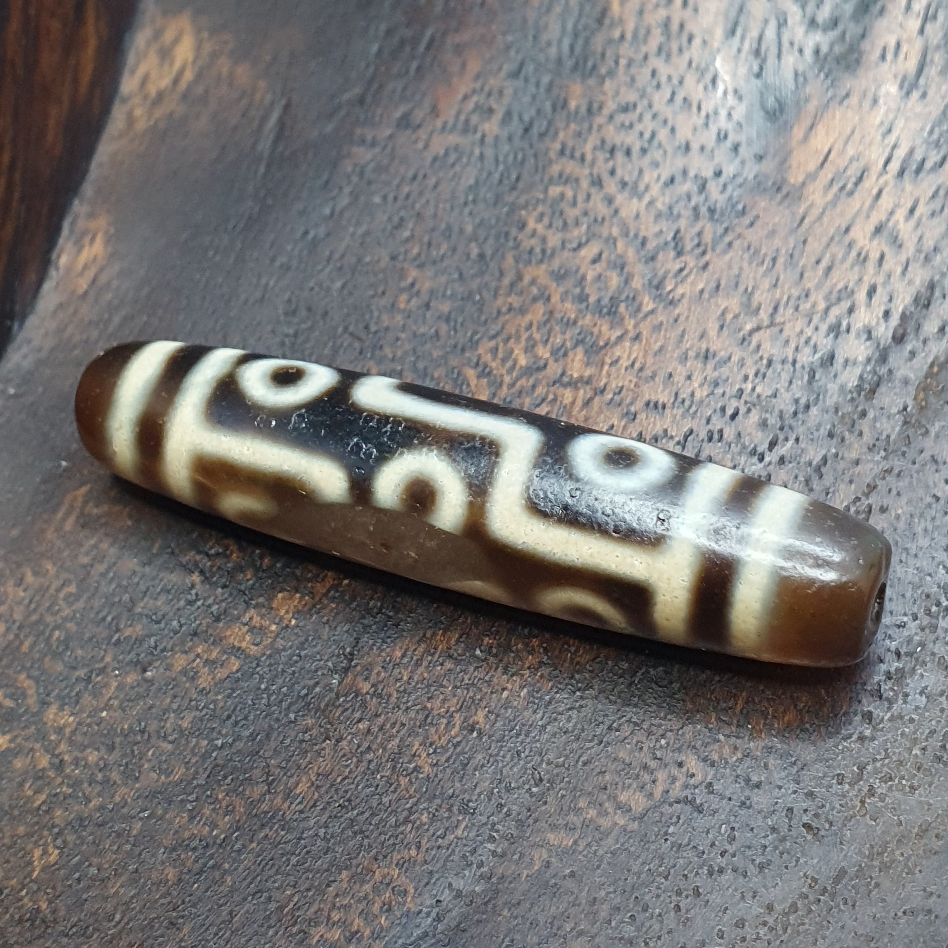 Vintage Tibetan 9 Eyes Agate Dzi Bead Amulet