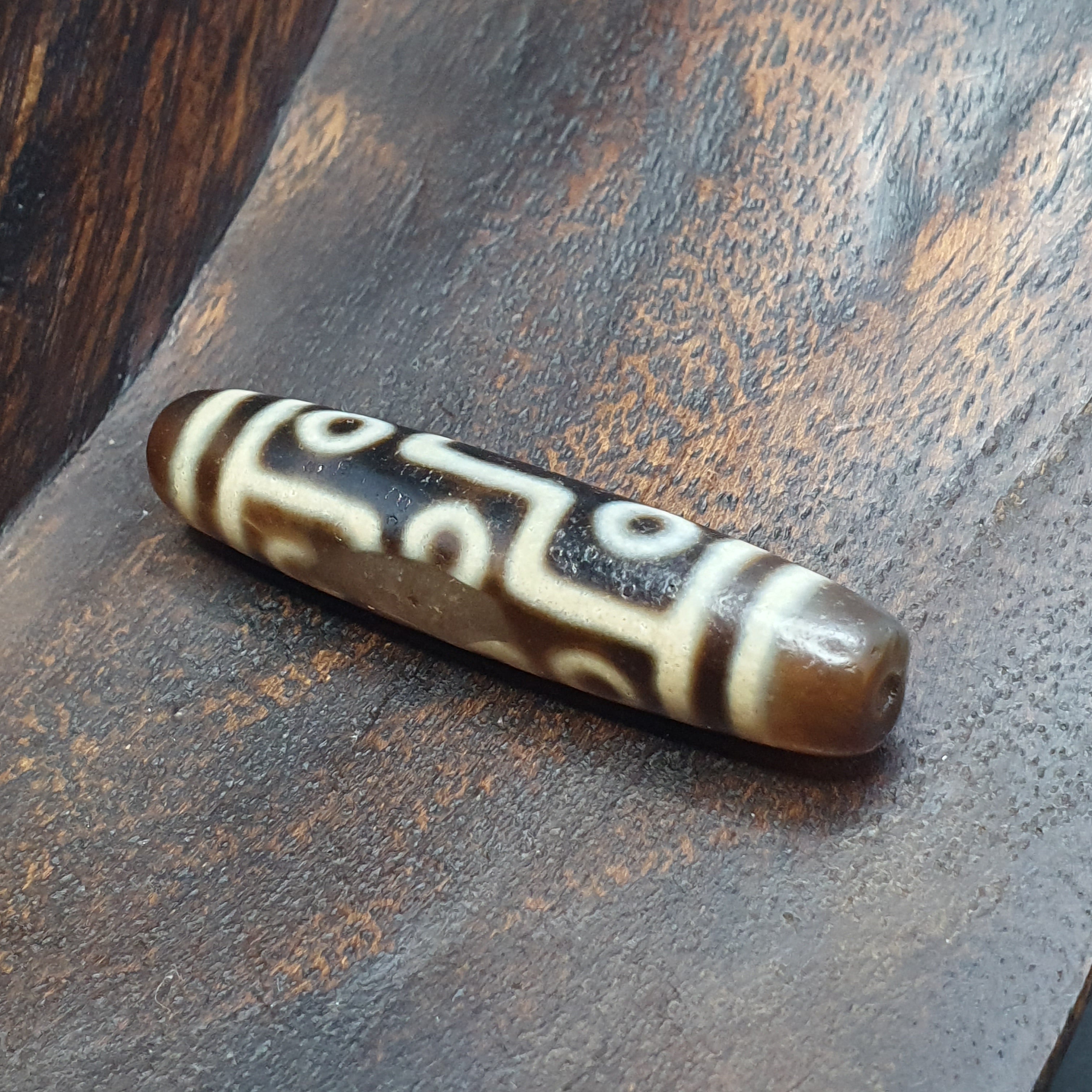 Vintage Tibetan 9 Eyes Agate Dzi Bead Amulet