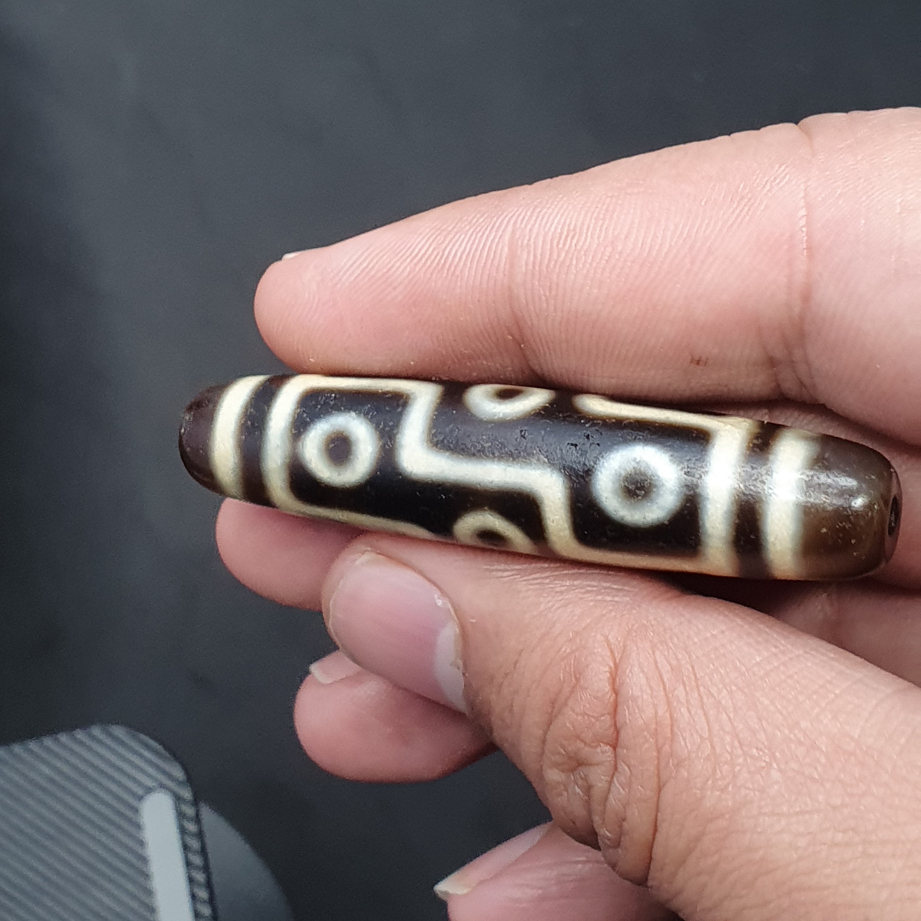 Vintage Tibetan 9 Eyes Agate Dzi Bead Amulet