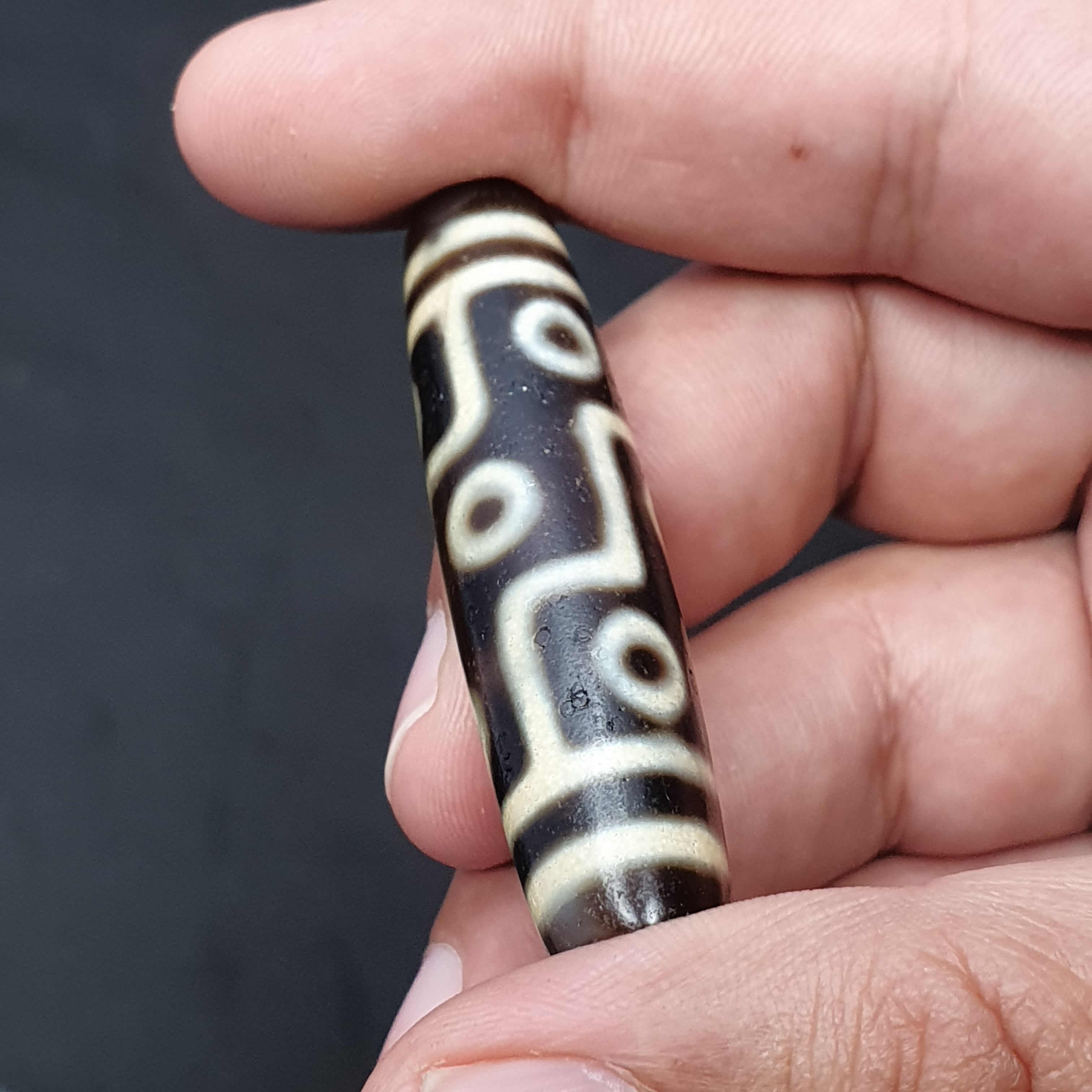 Vintage Tibetan 9 Eyes Agate Dzi Bead Amulet