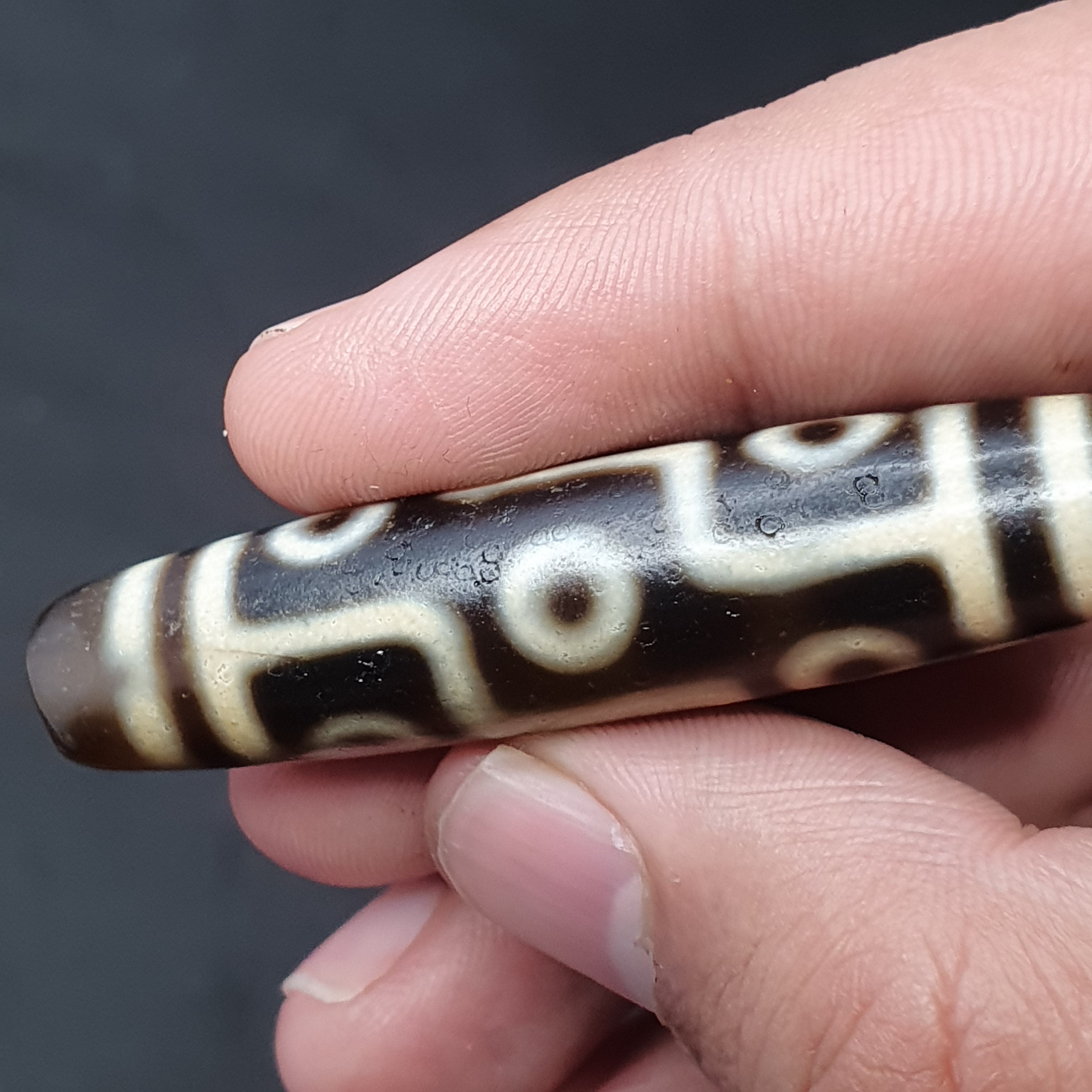 Vintage Tibetan 9 Eyes Agate Dzi Bead Amulet