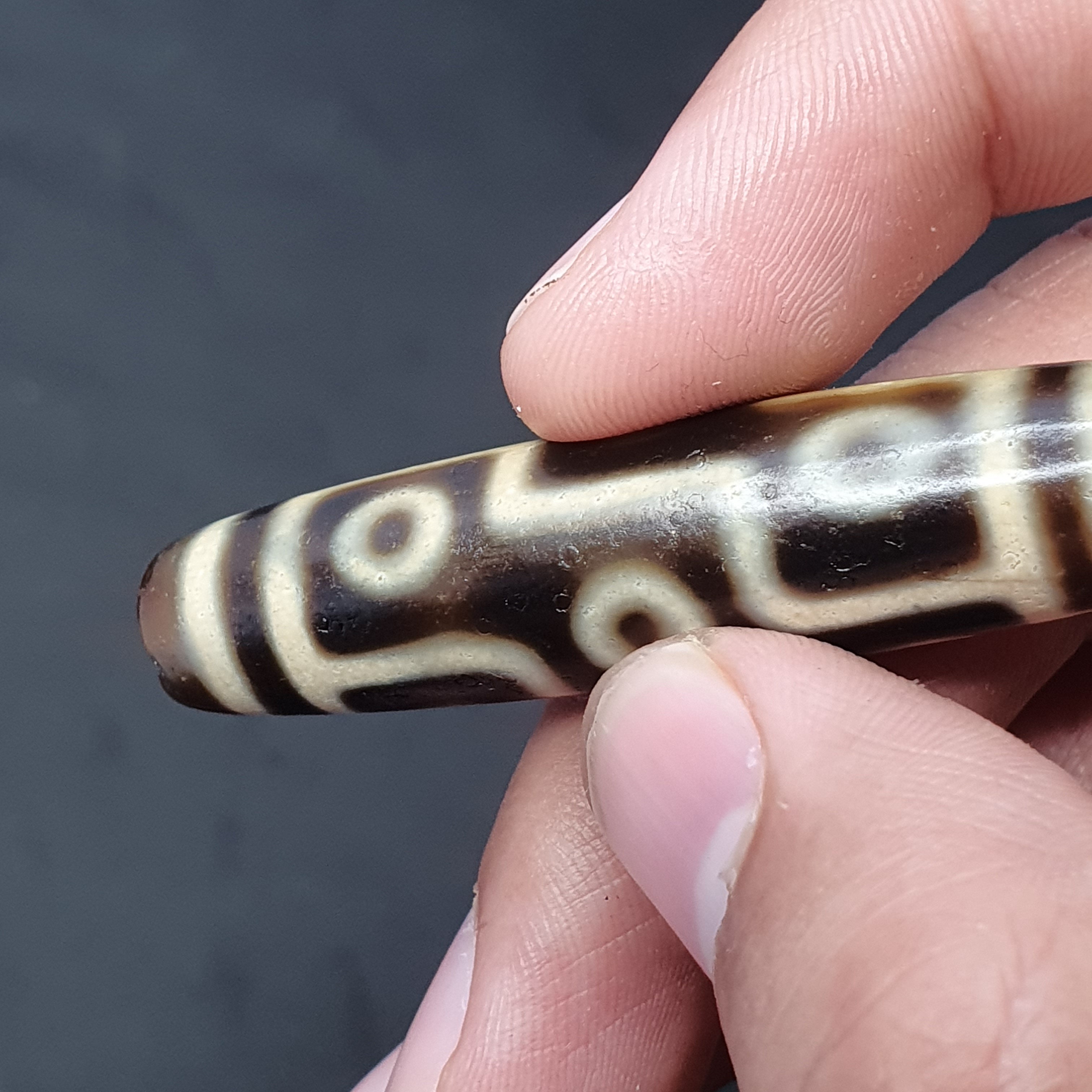 Vintage Tibetan 9 Eyes Agate Dzi Bead Amulet