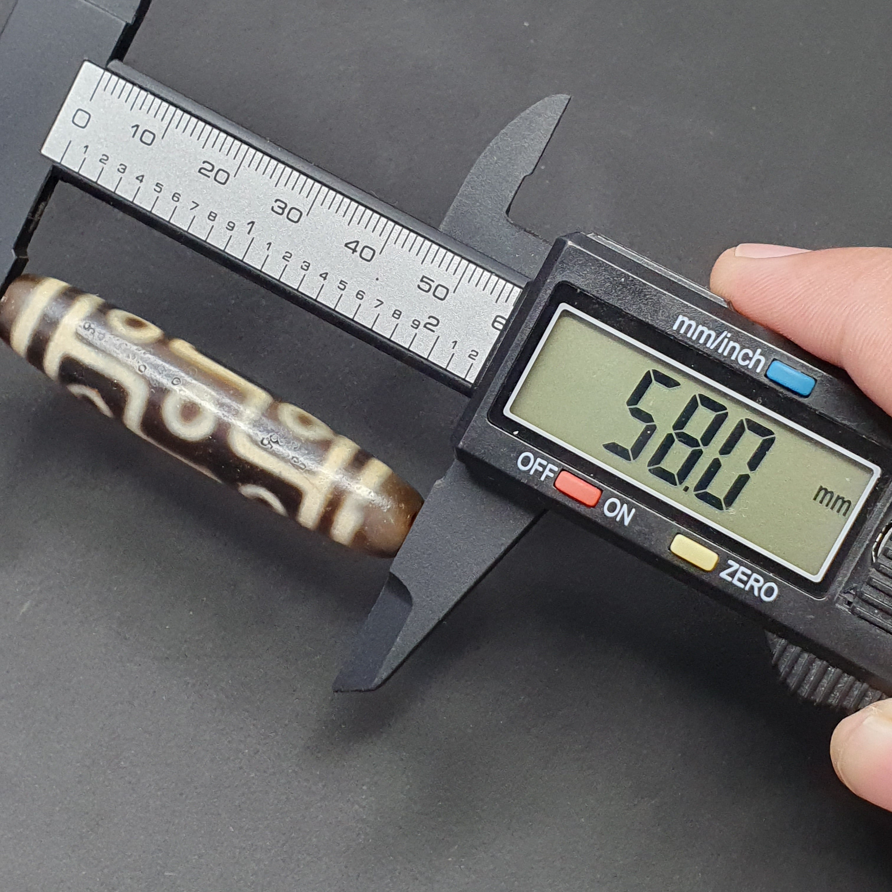 Vintage Tibetan 9 Eyes Agate Dzi Bead Amulet