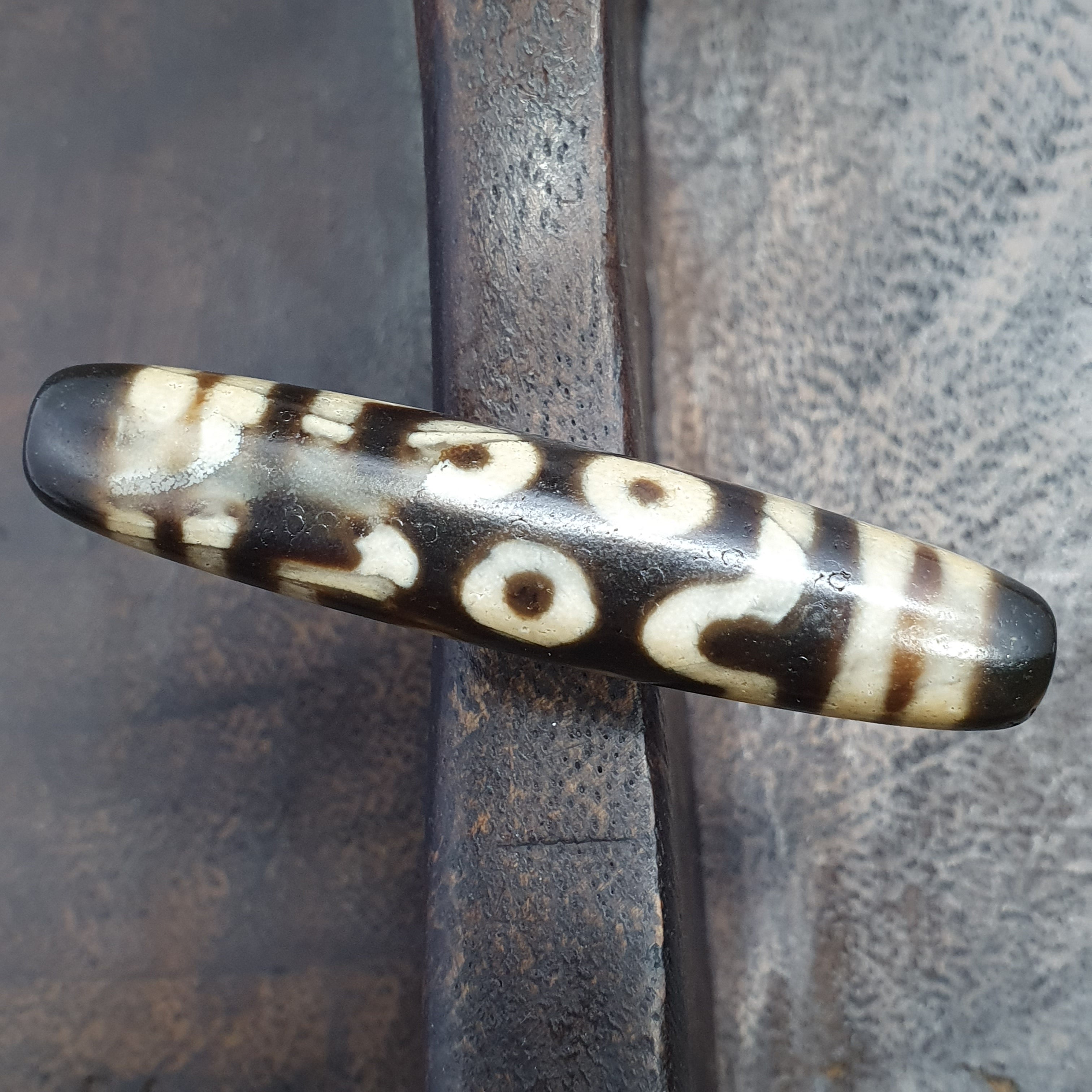 Vintage 7 Eyes Tibetan Agate Dzi Bead Amulet (57.1mm)