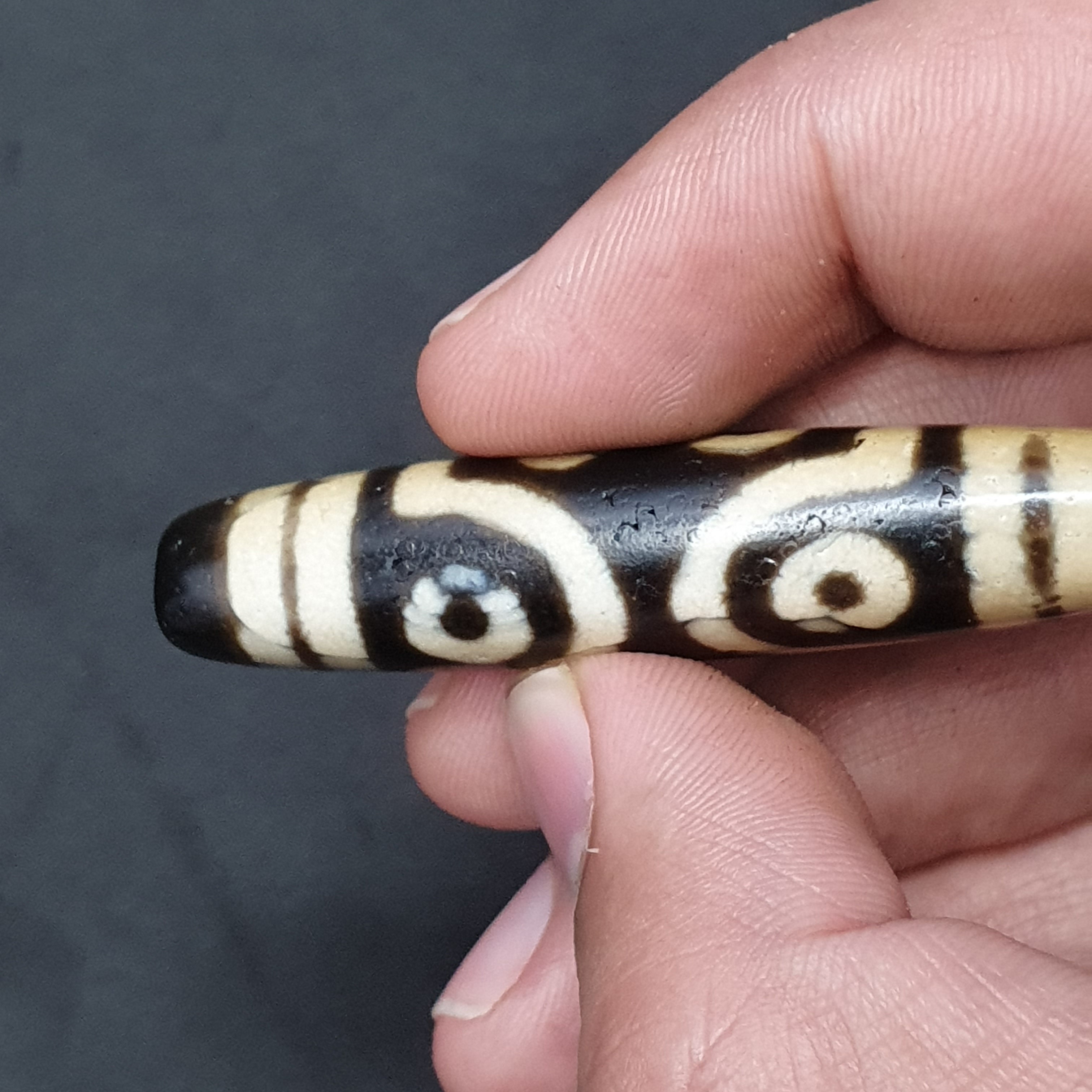 Vintage 7 Eyes Tibetan Agate Dzi Bead Amulet (57.1mm)