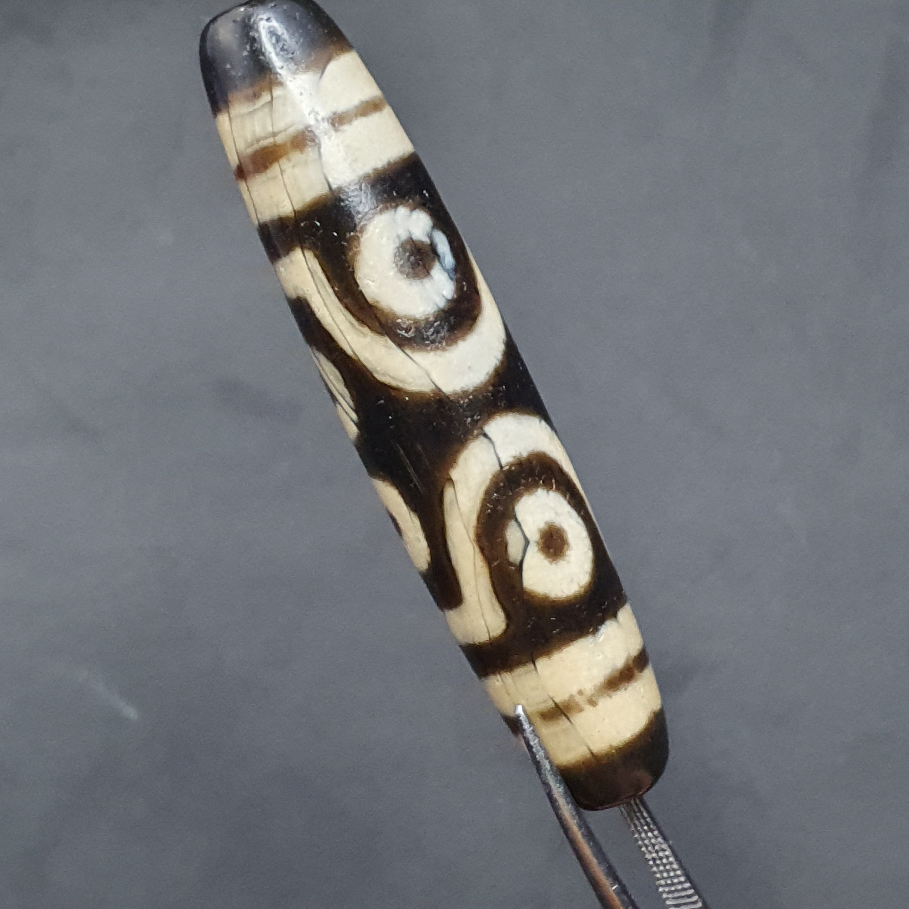 Vintage 7 Eyes Tibetan Agate Dzi Bead Amulet (57.1mm)