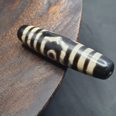 Vintage Tibetan 3 Eyes Agate Dzi Bead Amulet