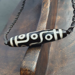 Vintage 9 Eyes Tibetan Agate Bead Amulet