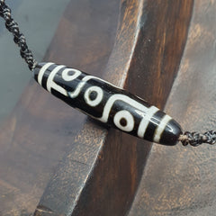 Vintage 9 Eyes Tibetan Agate Bead Amulet