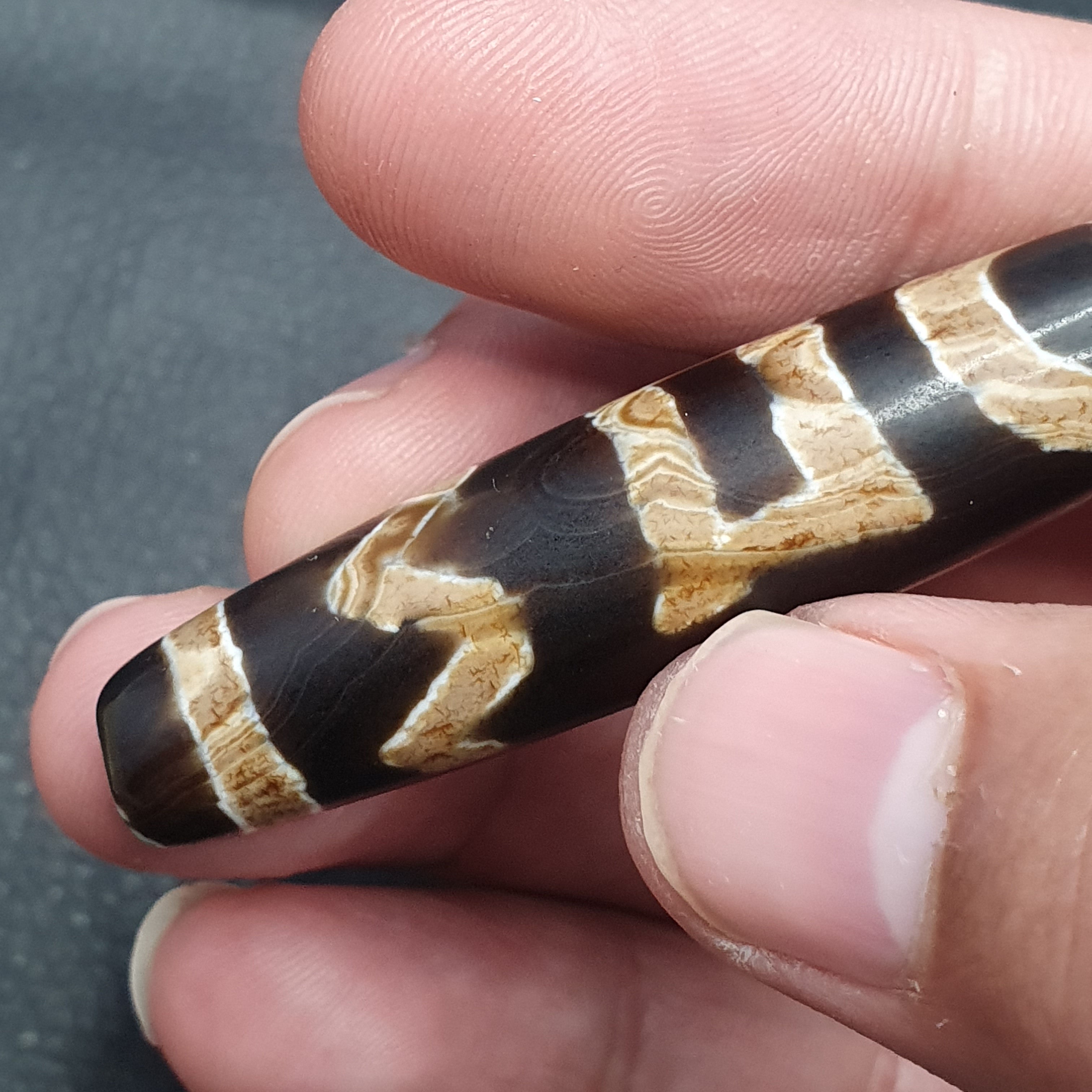 Vintage Rare Pattern Himalayan Tibetan Agate Dzi Bead