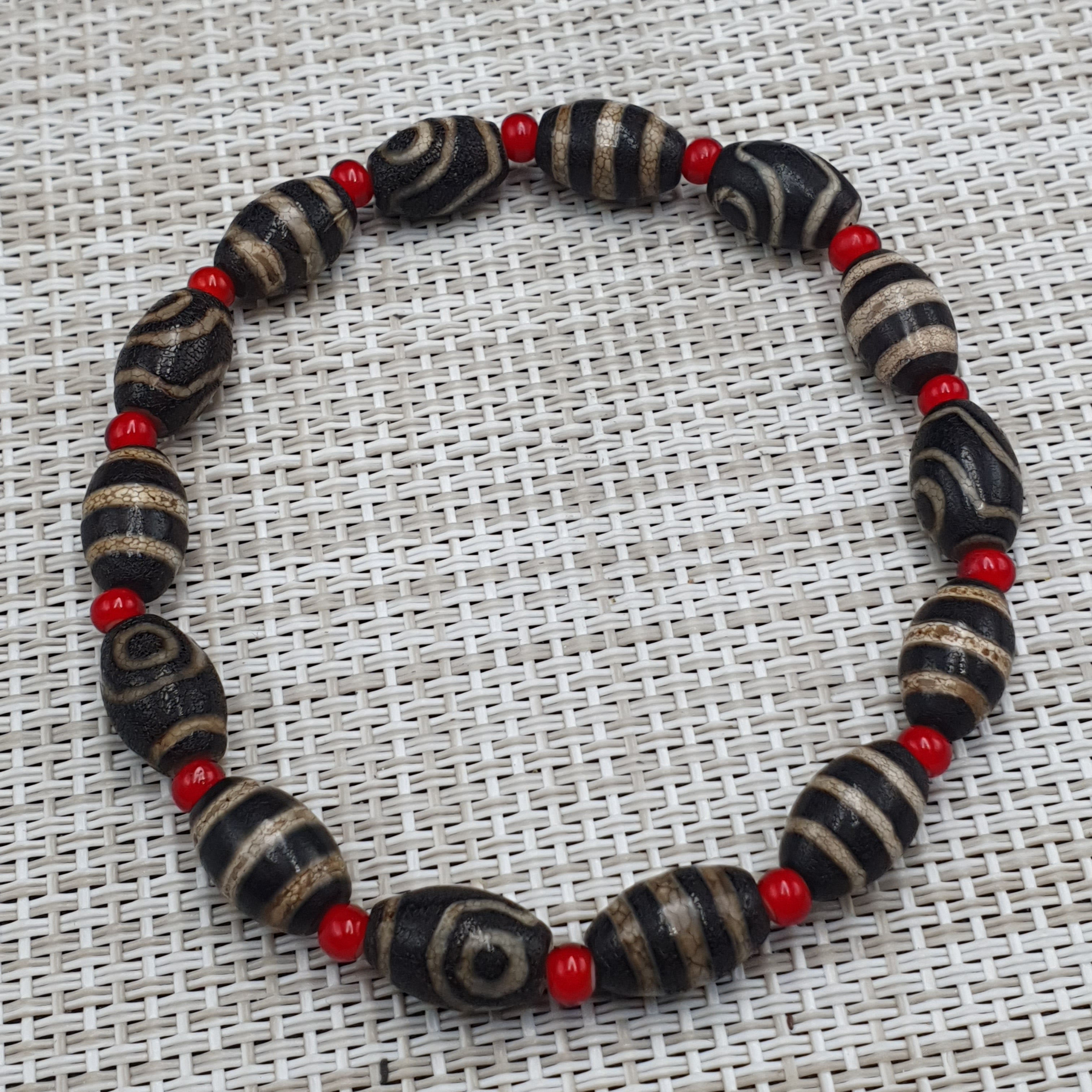Vintage Tibetan 2 Eyes & 3 Stripe Pattern Agate  Beaded Necklace