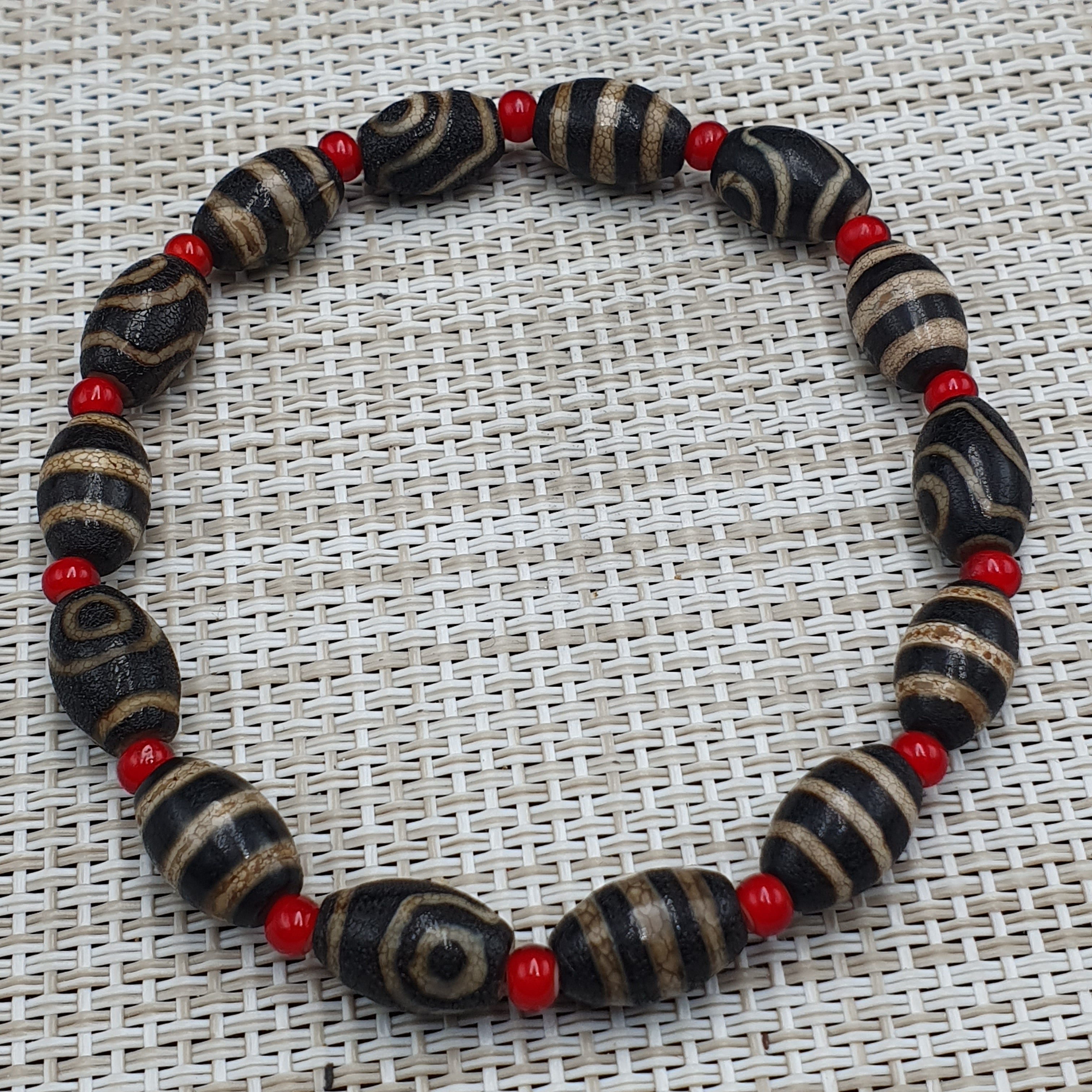 Vintage Tibetan 2 Eyes & 3 Stripe Pattern Agate  Beaded Necklace