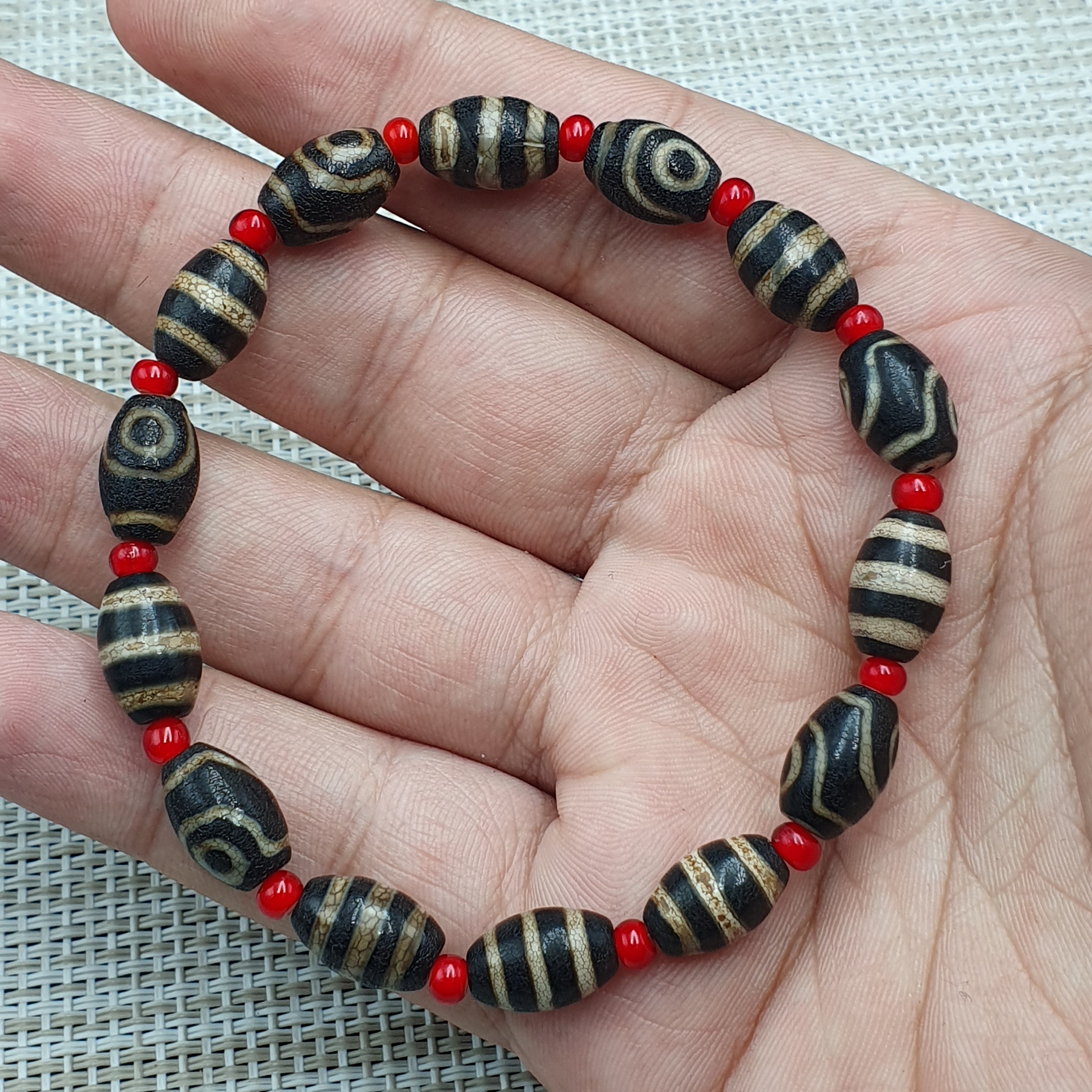 Vintage Tibetan 2 Eyes & 3 Stripe Pattern Agate  Beaded Necklace