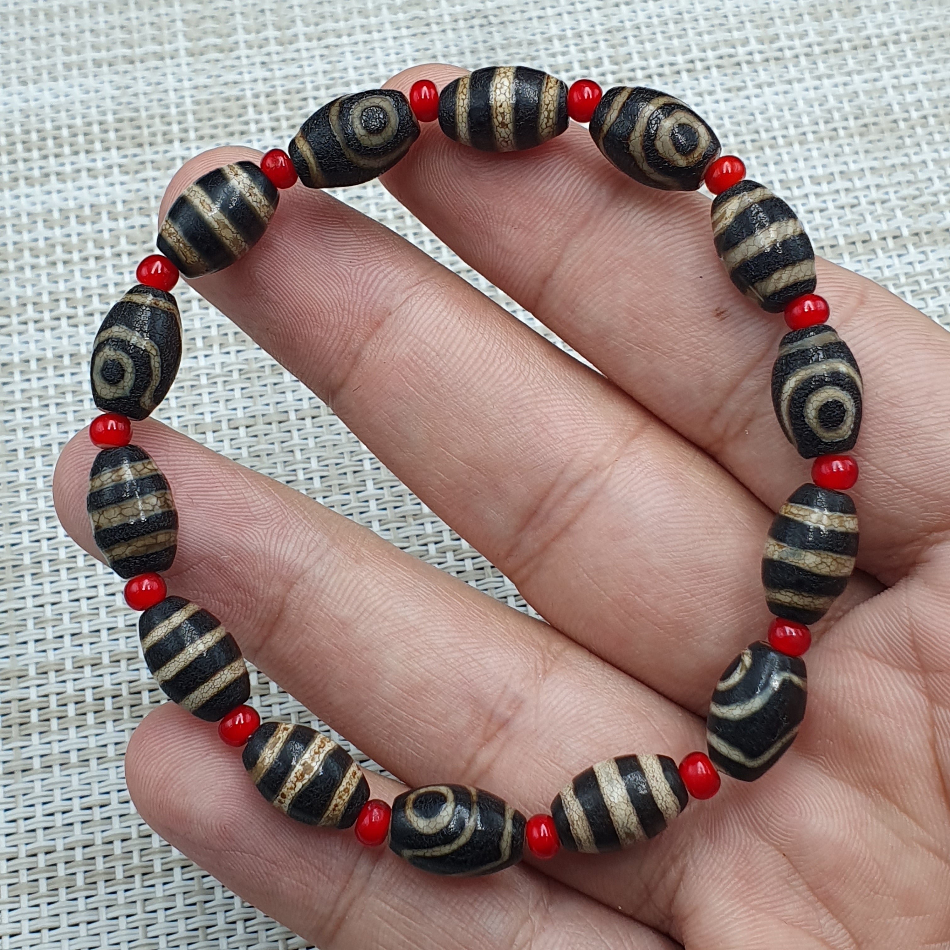 Vintage Tibetan 2 Eyes & 3 Stripe Pattern Agate  Beaded Necklace