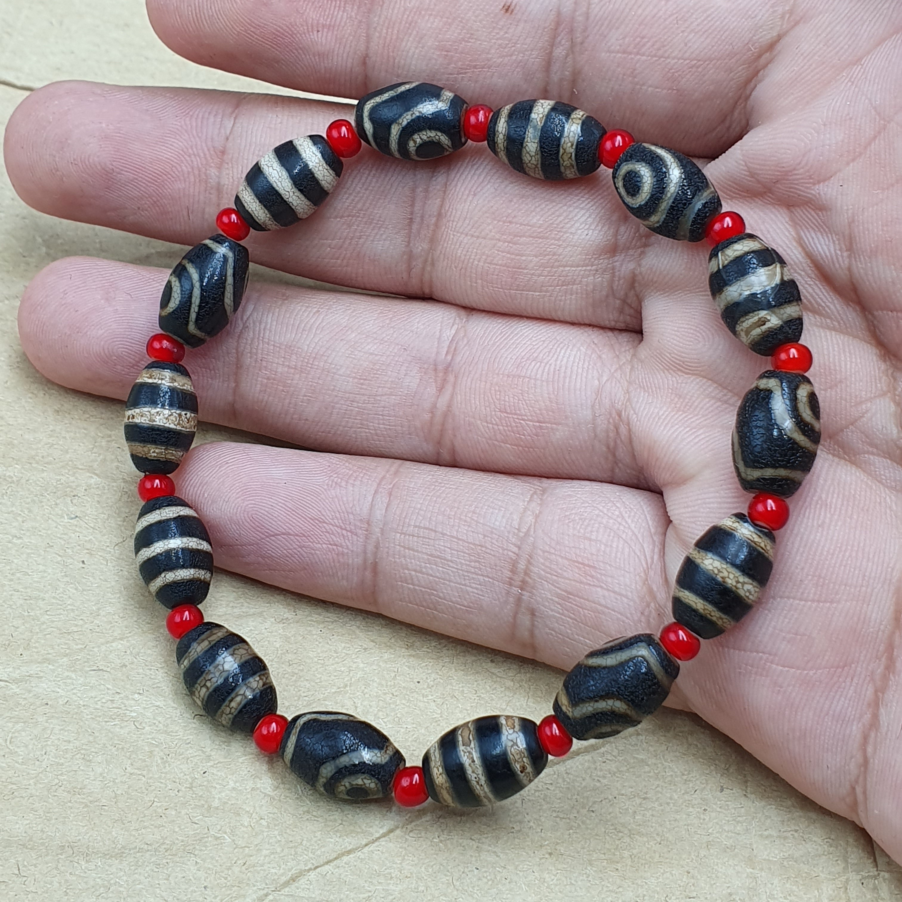 Vintage Tibetan 2 Eyes & 3 Stripe Pattern Agate  Beaded Necklace