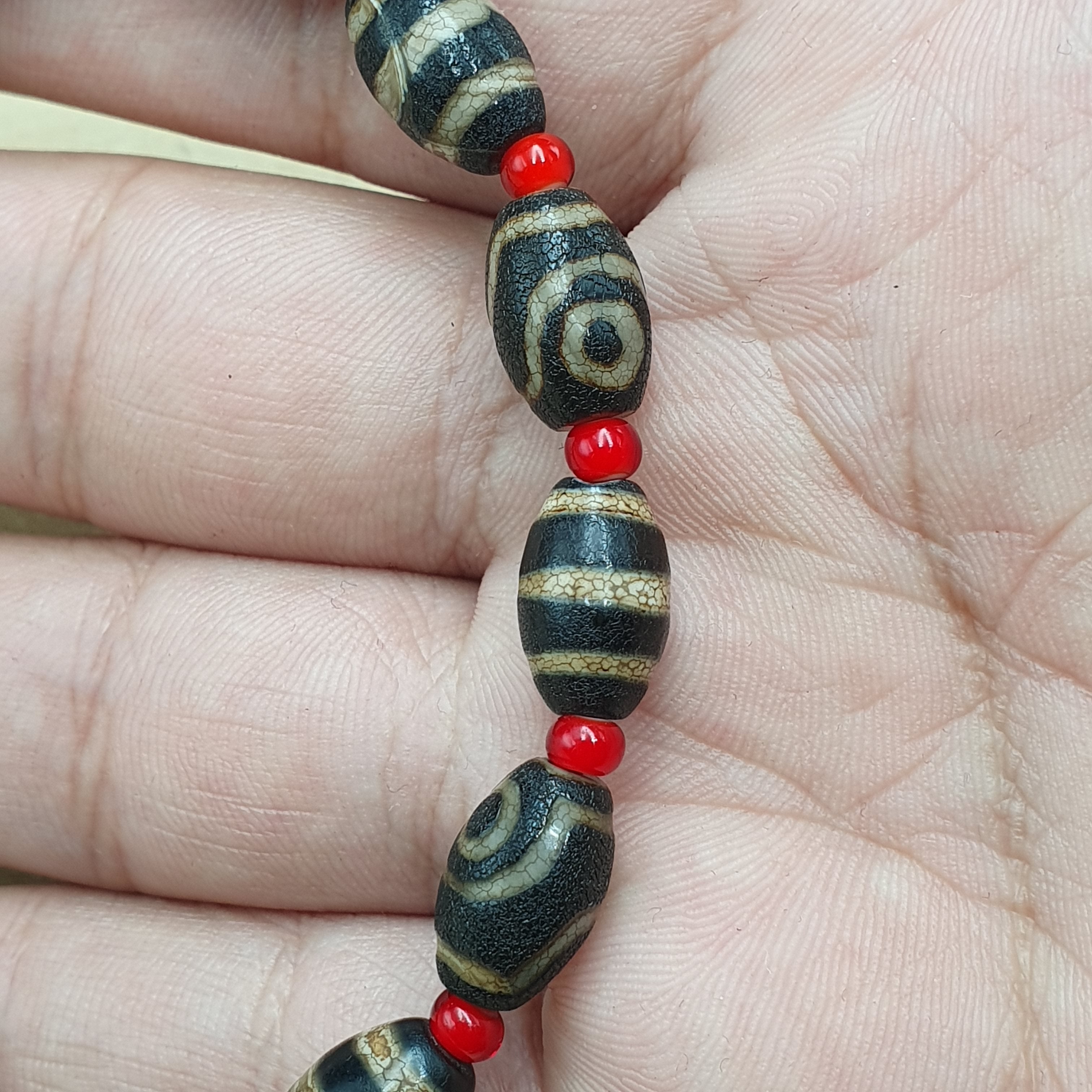 Vintage Tibetan 2 Eyes & 3 Stripe Pattern Agate  Beaded Necklace