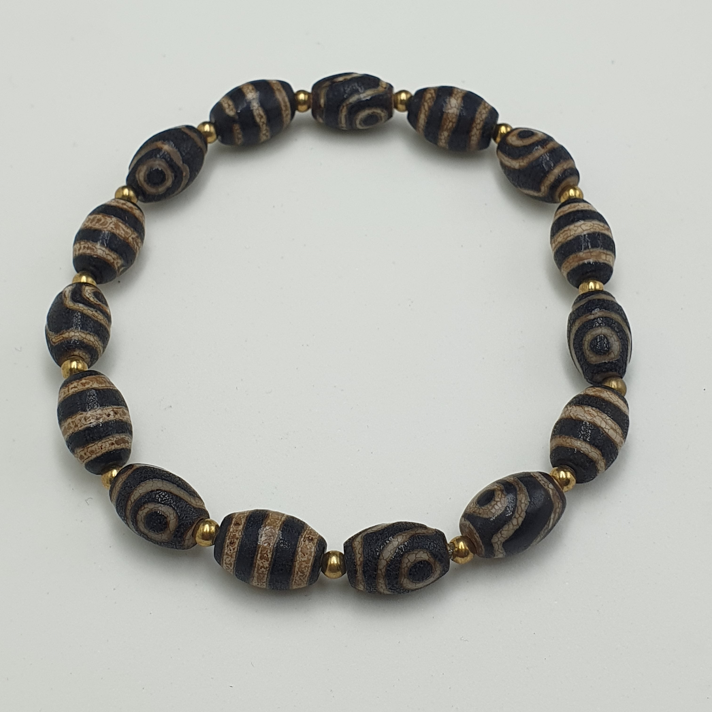 Tibetan Agate Beaded Bracelet: 2 Eye & 3 Stripe Pattern