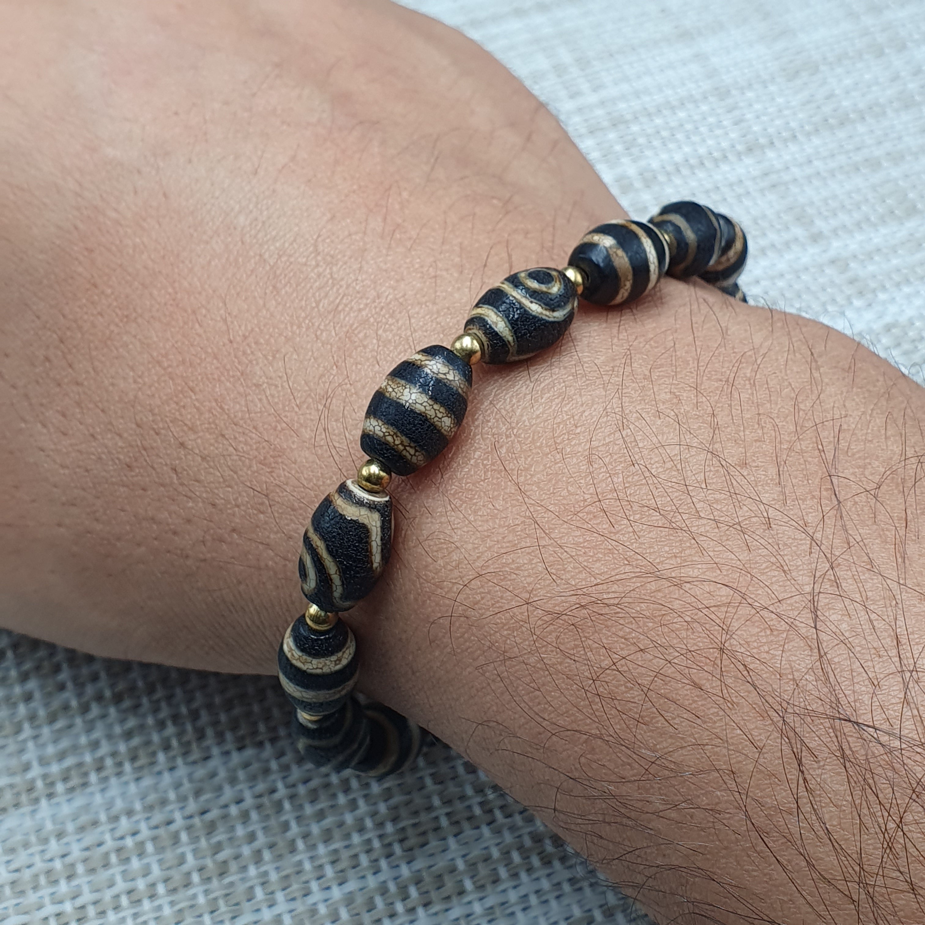 Tibetan Agate Beaded Bracelet: 2 Eye & 3 Stripe Pattern