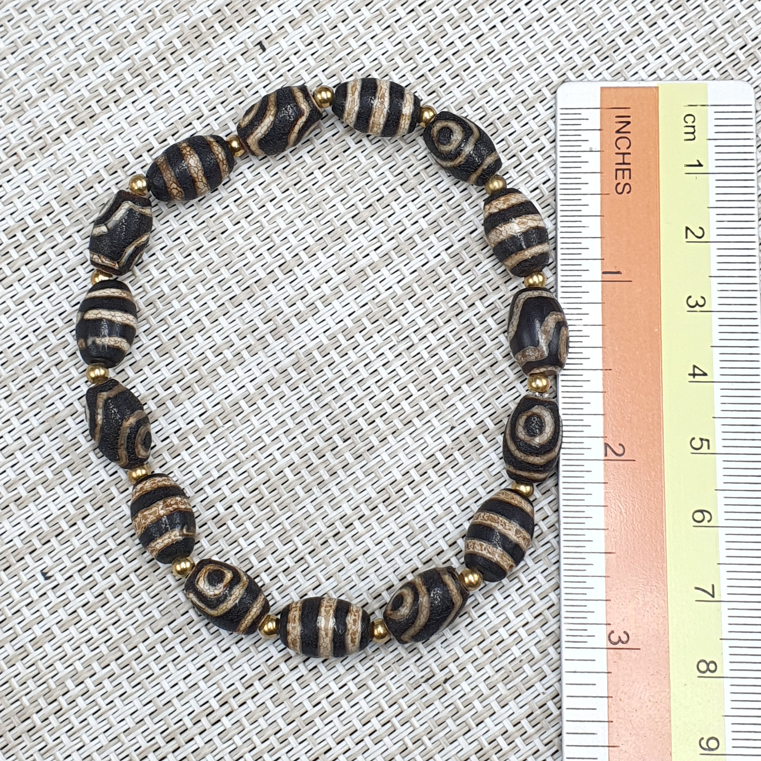 Tibetan Agate Beaded Bracelet: 2 Eye & 3 Stripe Pattern