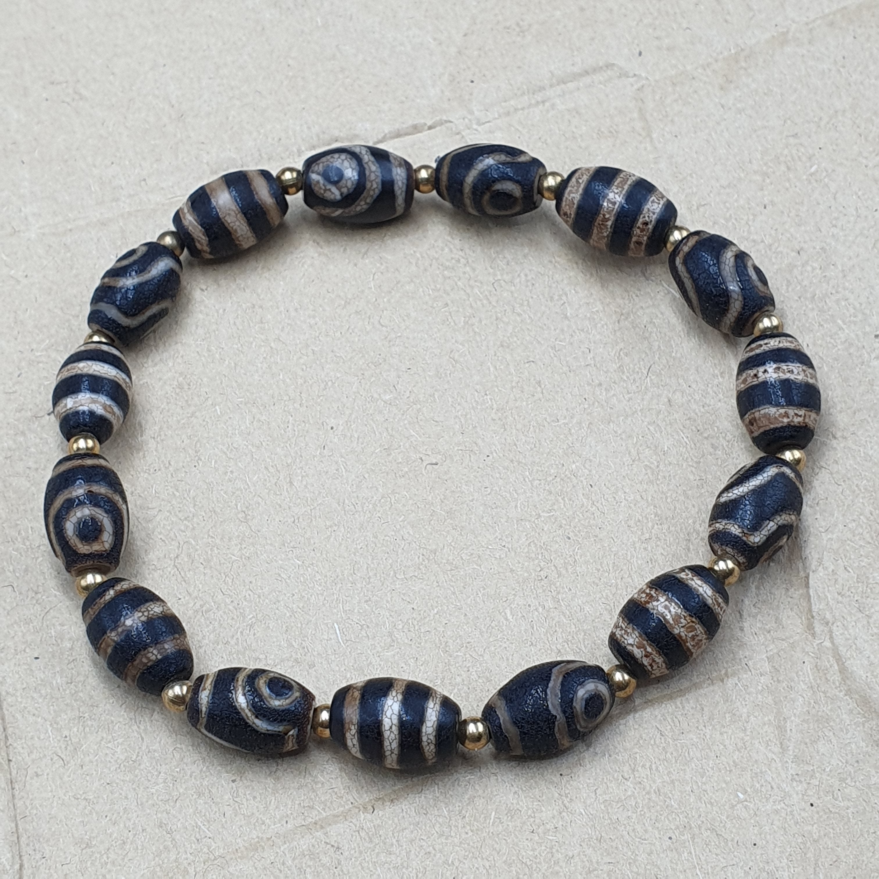 Tibetan Agate Beaded Bracelet: 2 Eye & 3 Stripe Pattern