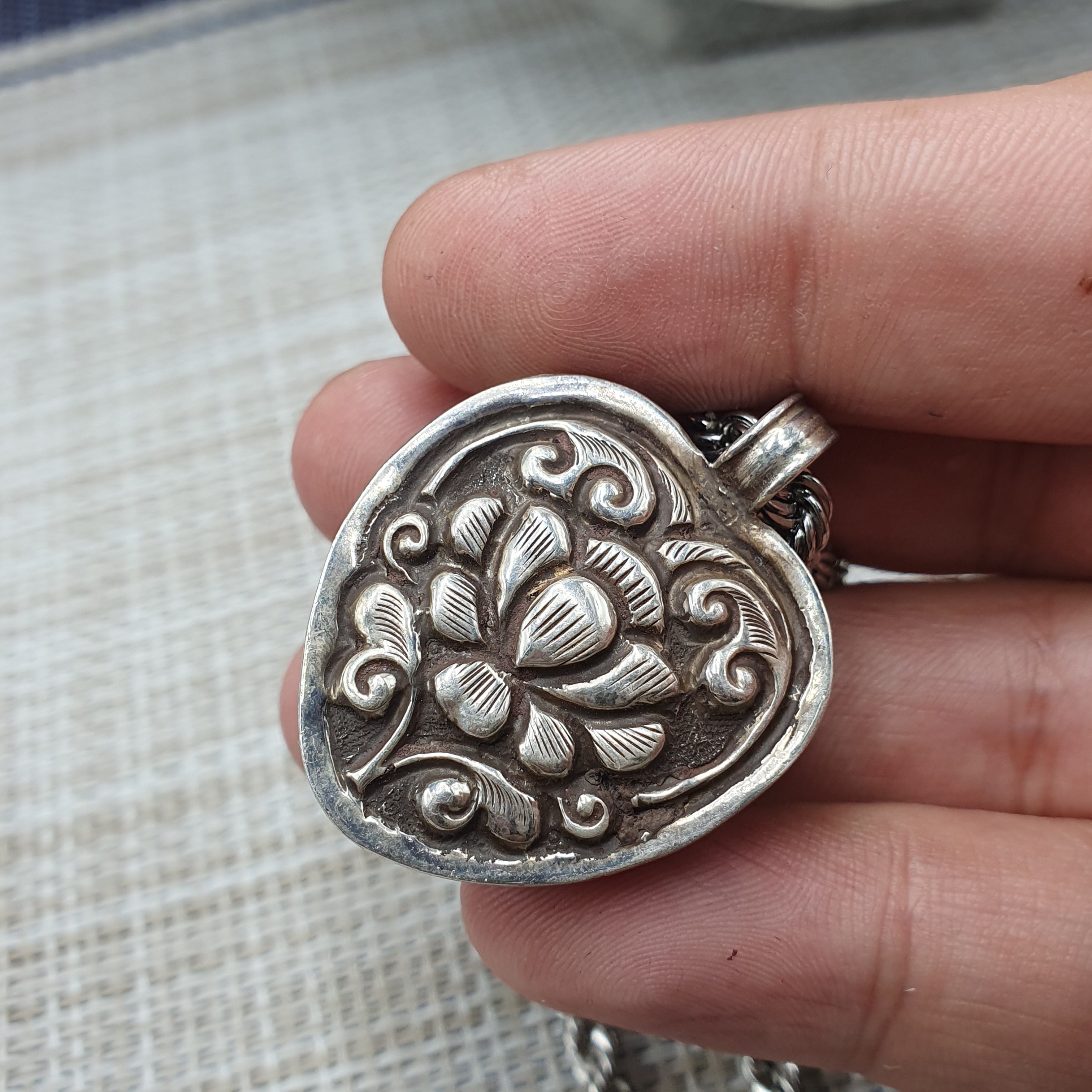 Vintage Ceramic Brass Lion Face with Stainless Steel Chain Pendant Necklace