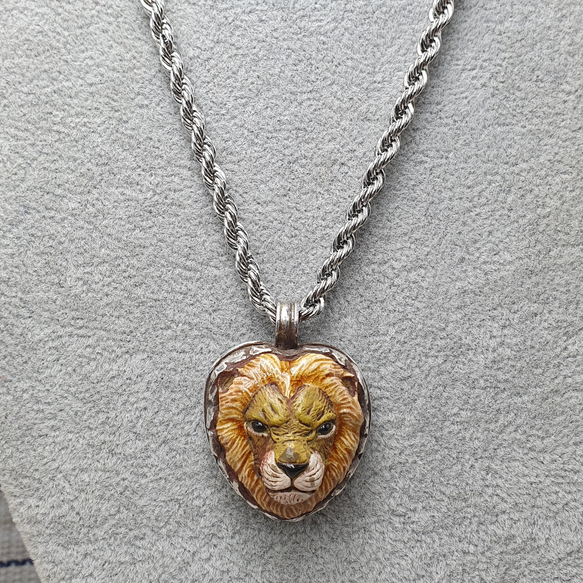 Vintage Ceramic Brass Lion Face with Stainless Steel Chain Pendant Necklace