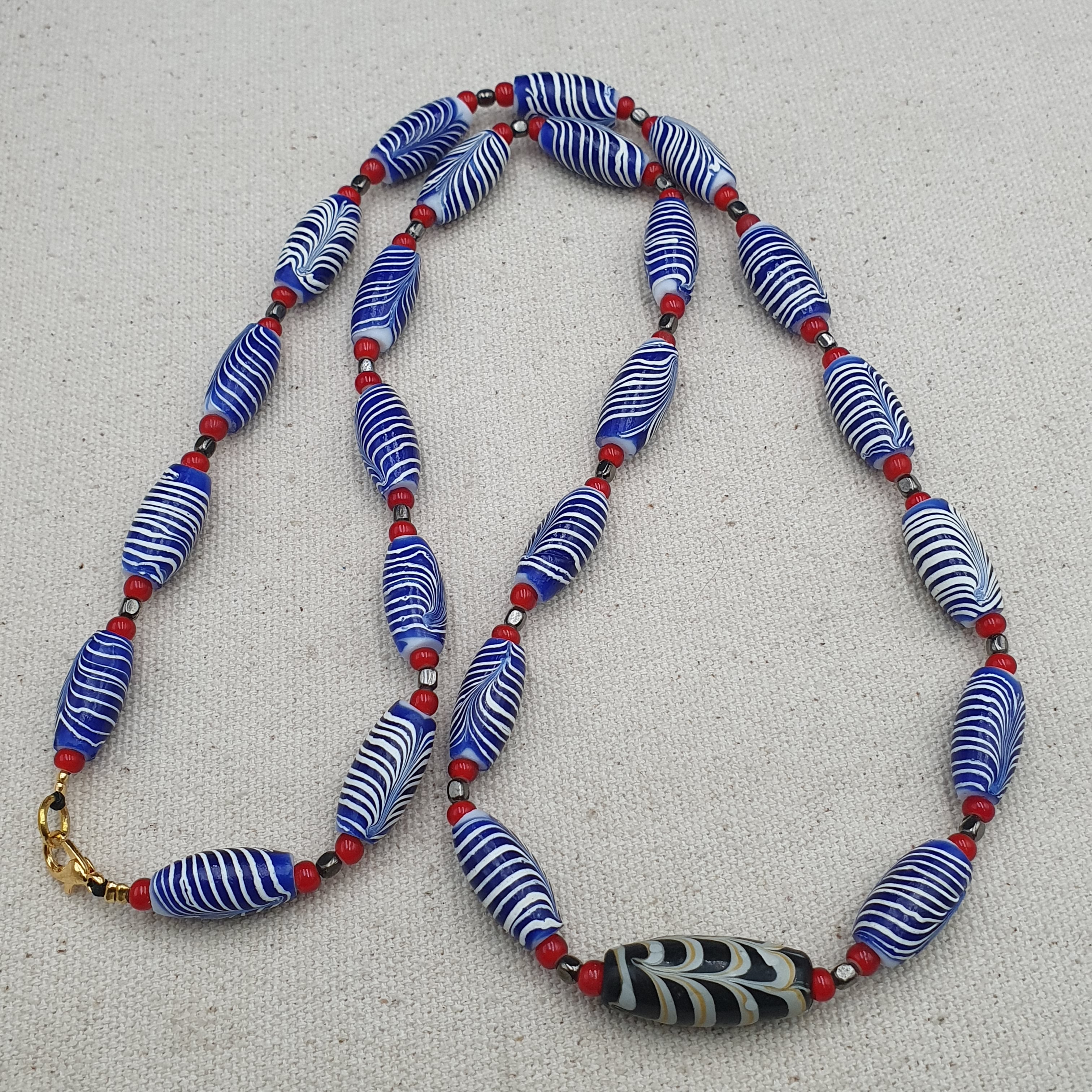 Vintage Venetian Style Feather Desgin Glass & Venetian Red WhiteHeart Glass Beads Necklace