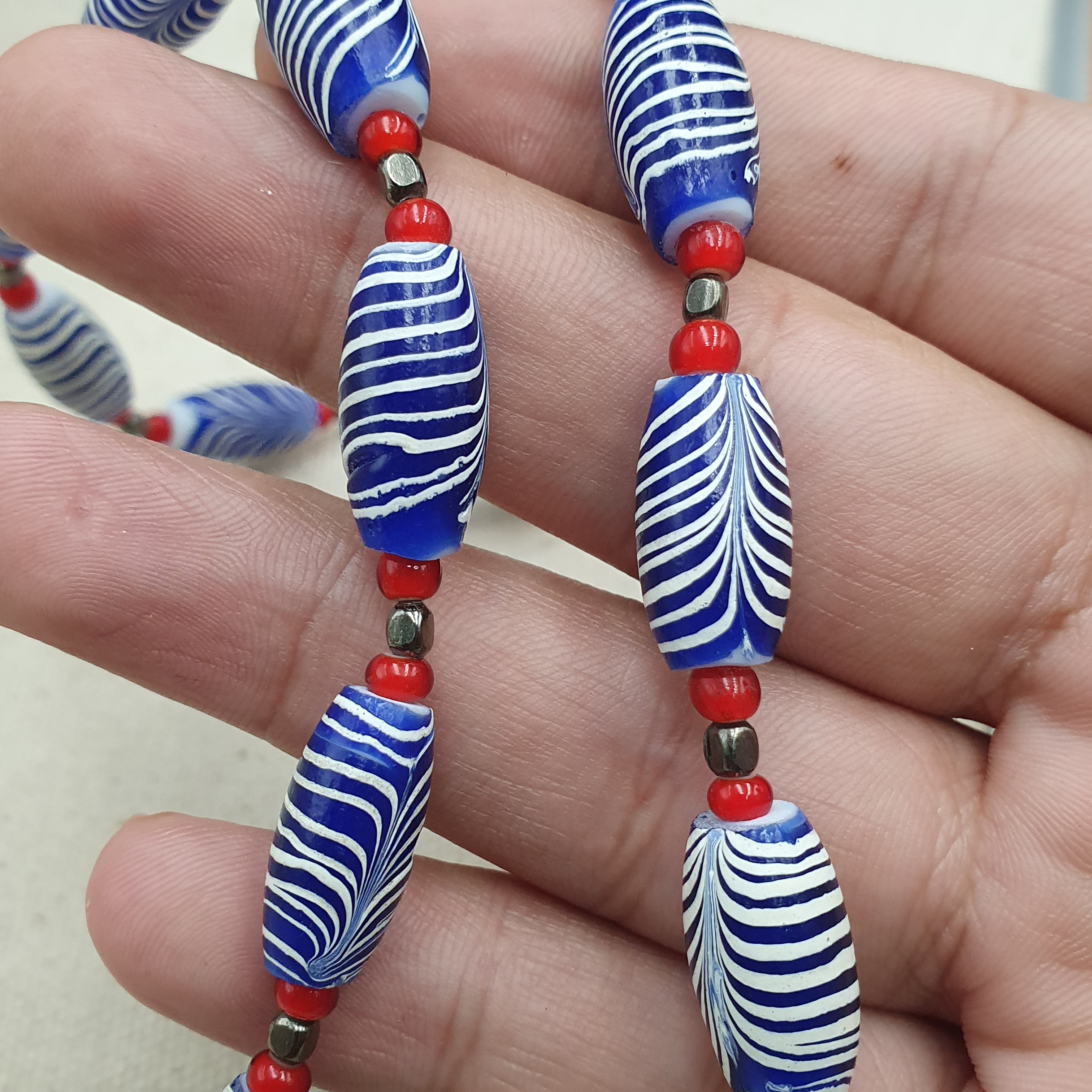Vintage Venetian Style Feather Desgin Glass & Venetian Red WhiteHeart Glass Beads Necklace