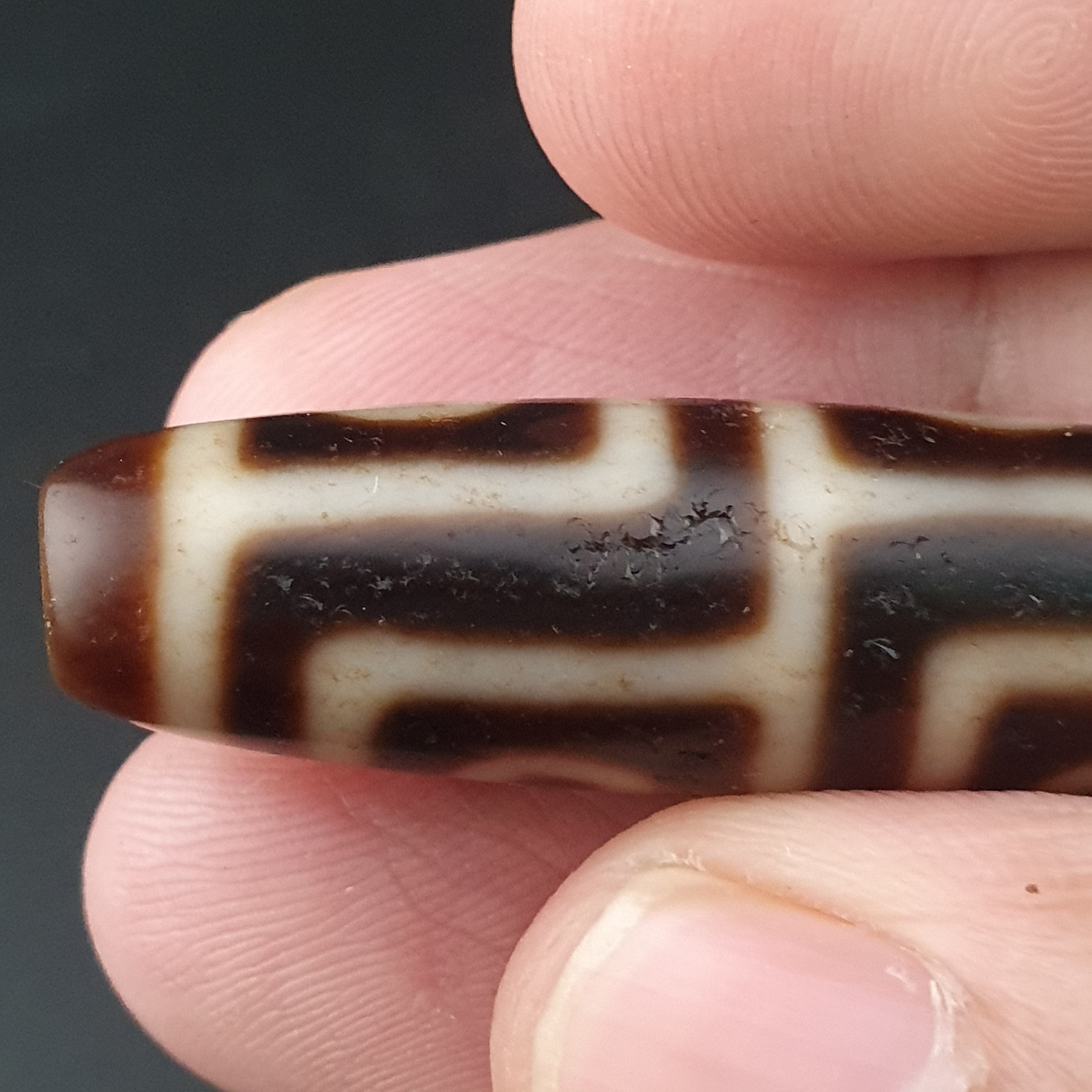 Antique Himalayan Tibetan 4 Eyes Agate Dzi Bead Amulet
