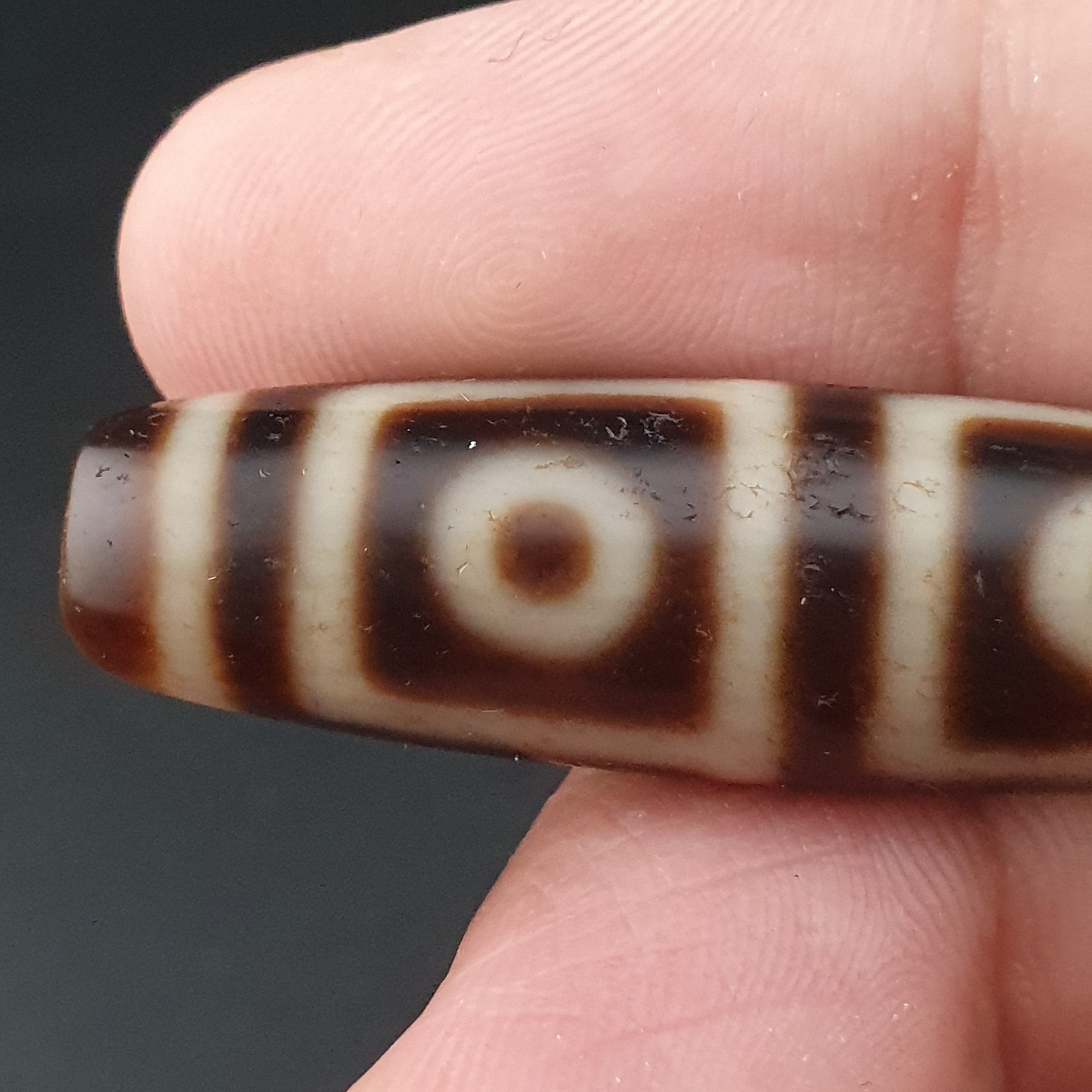 Antique Himalayan Tibetan 4 Eyes Agate Dzi Bead Amulet