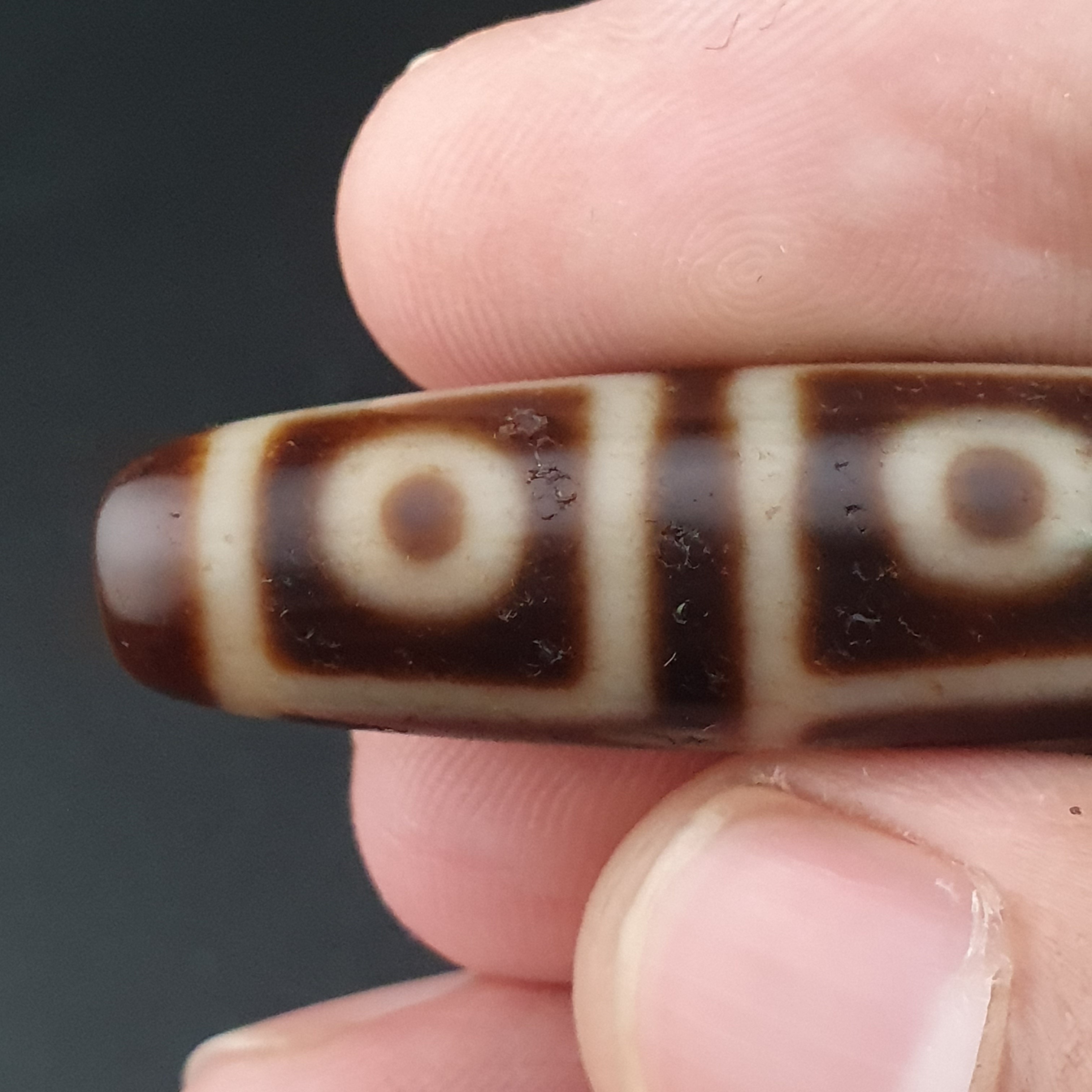 Antique Himalayan Tibetan 4 Eyes Agate Dzi Bead Amulet