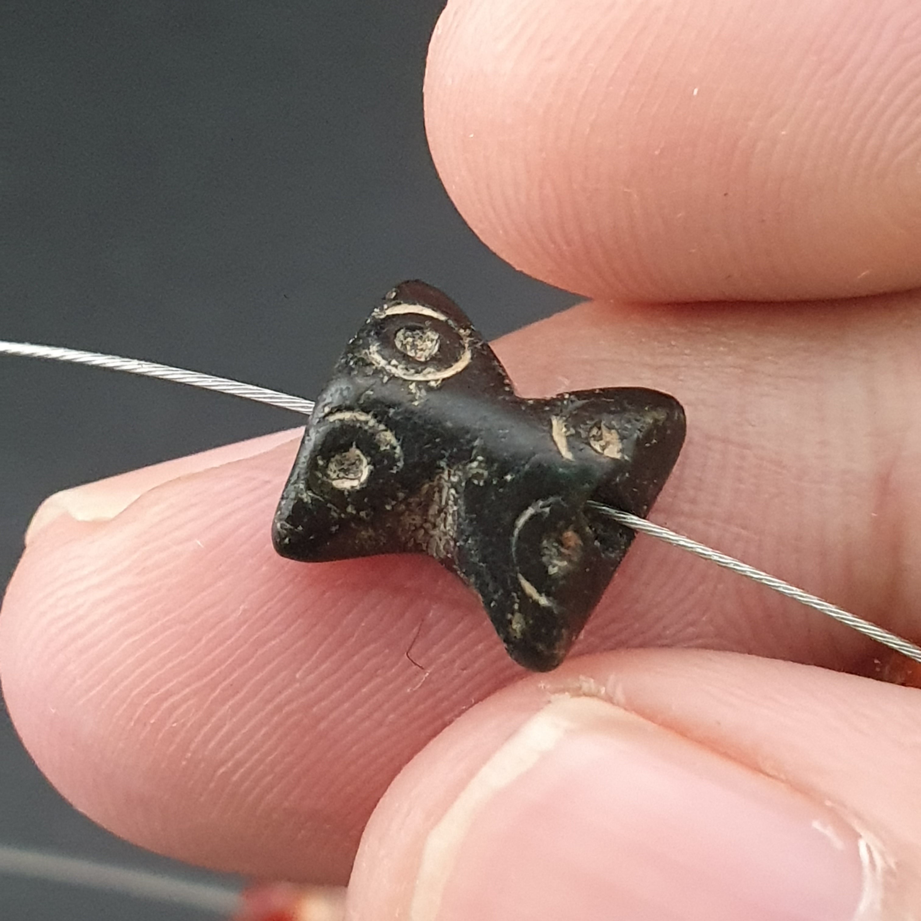 Rare Ancient Carnelian & Suleimani Agate Bead Collection – 14 Pieces