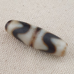 Vintage Himalayan Tibetan Zigzag & Stripe Pattern Agate Bead Amulet