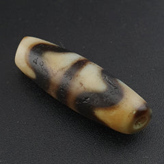 Vintage Himalayan Tibetan Zigzag & Stripe Pattern Agate Bead Amulet