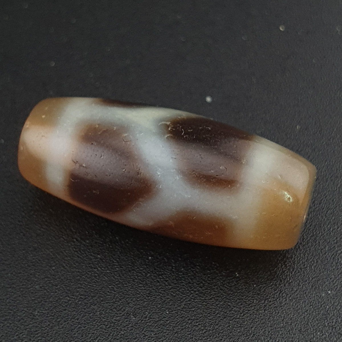 Vintage Himalayan Tibetan ChainLink Pattern Agate Dzi Bead Amulet