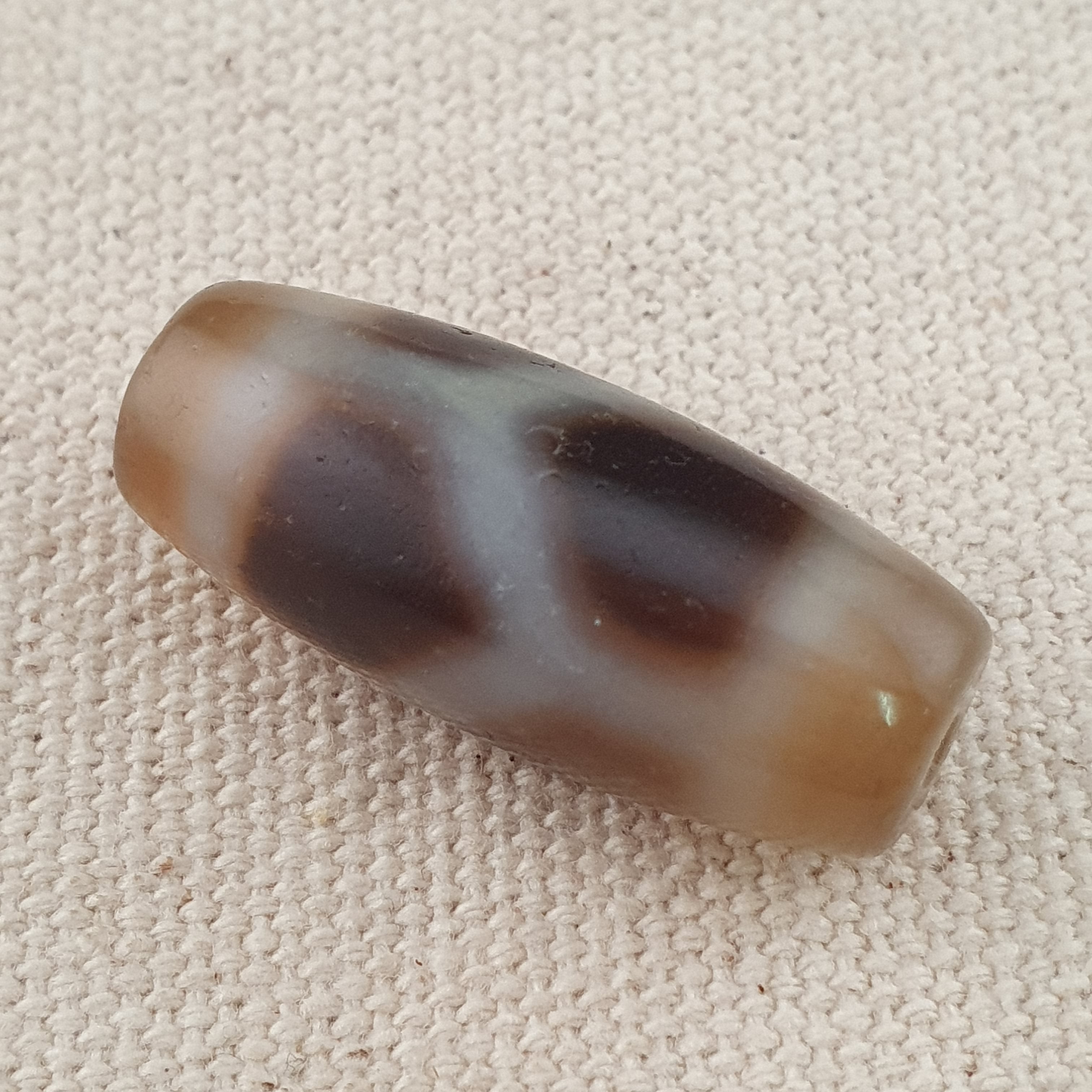 Vintage Himalayan Tibetan ChainLink Pattern Agate Dzi Bead Amulet