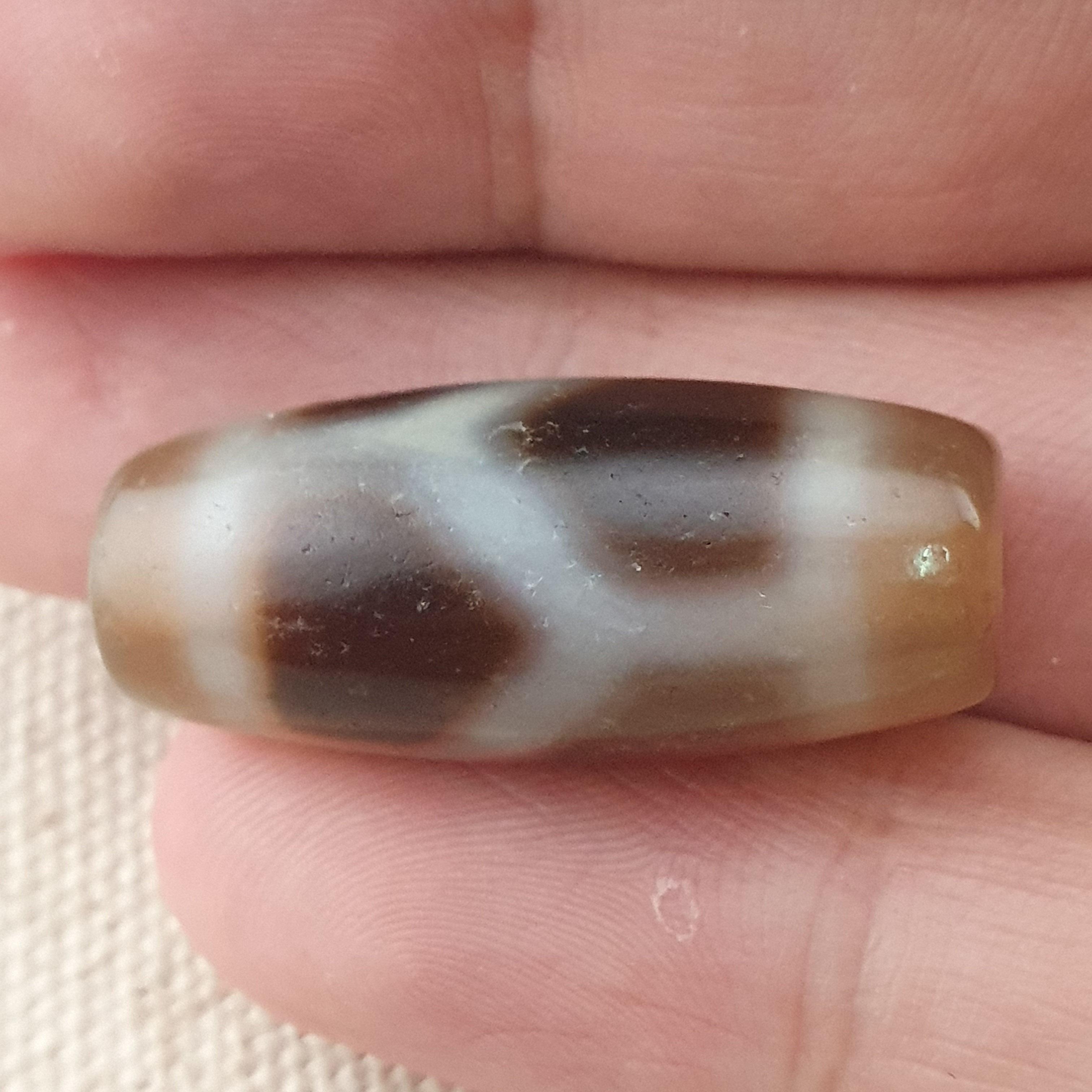 Vintage Himalayan Tibetan ChainLink Pattern Agate Dzi Bead Amulet