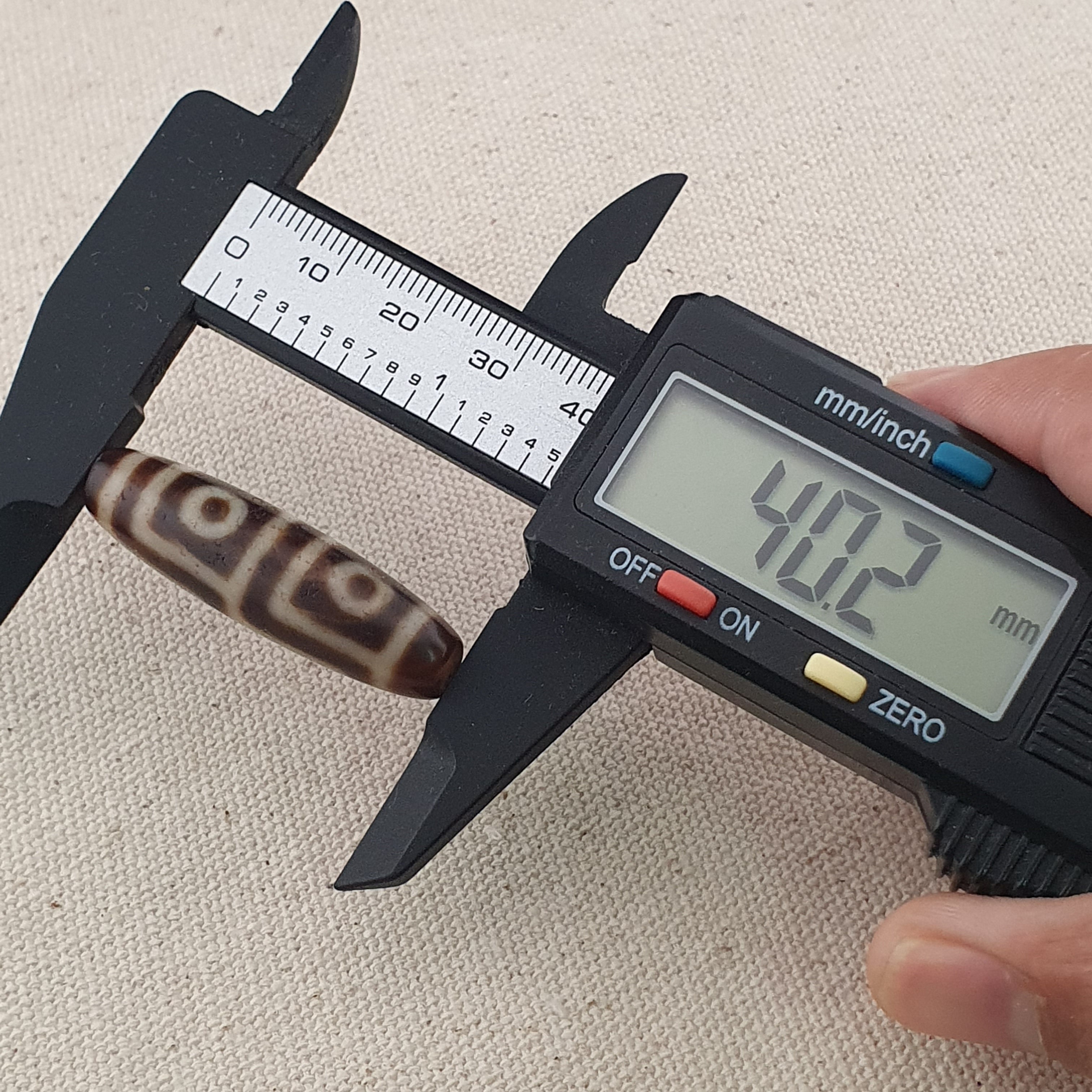 Anitque Himalayan Tibetan 4 Eyes Agate Dzi Bead Amulet