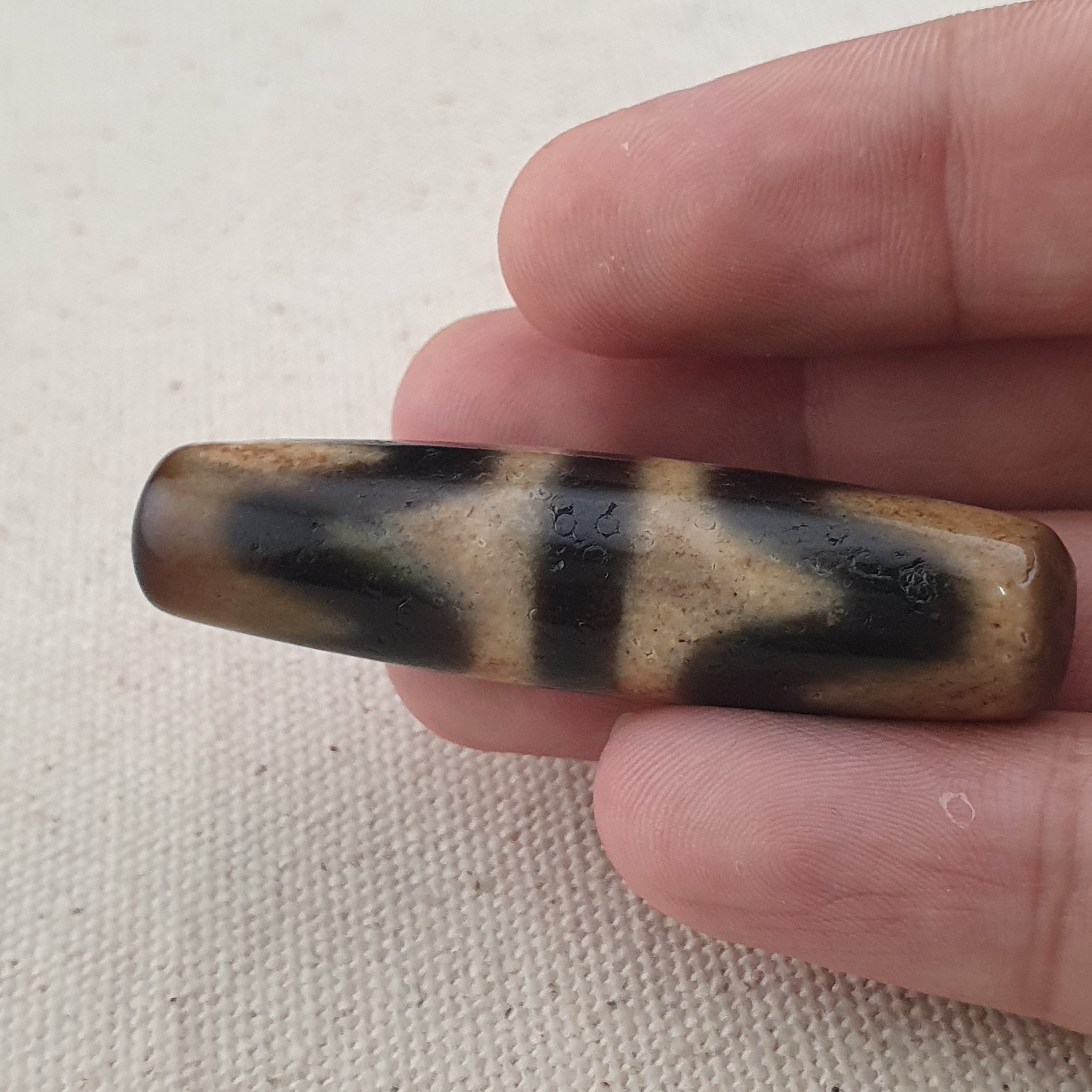 Vintage Himalayan Tibetan Agate ZigZag & Stripe Pattern Agate Dzi Bead Amulet