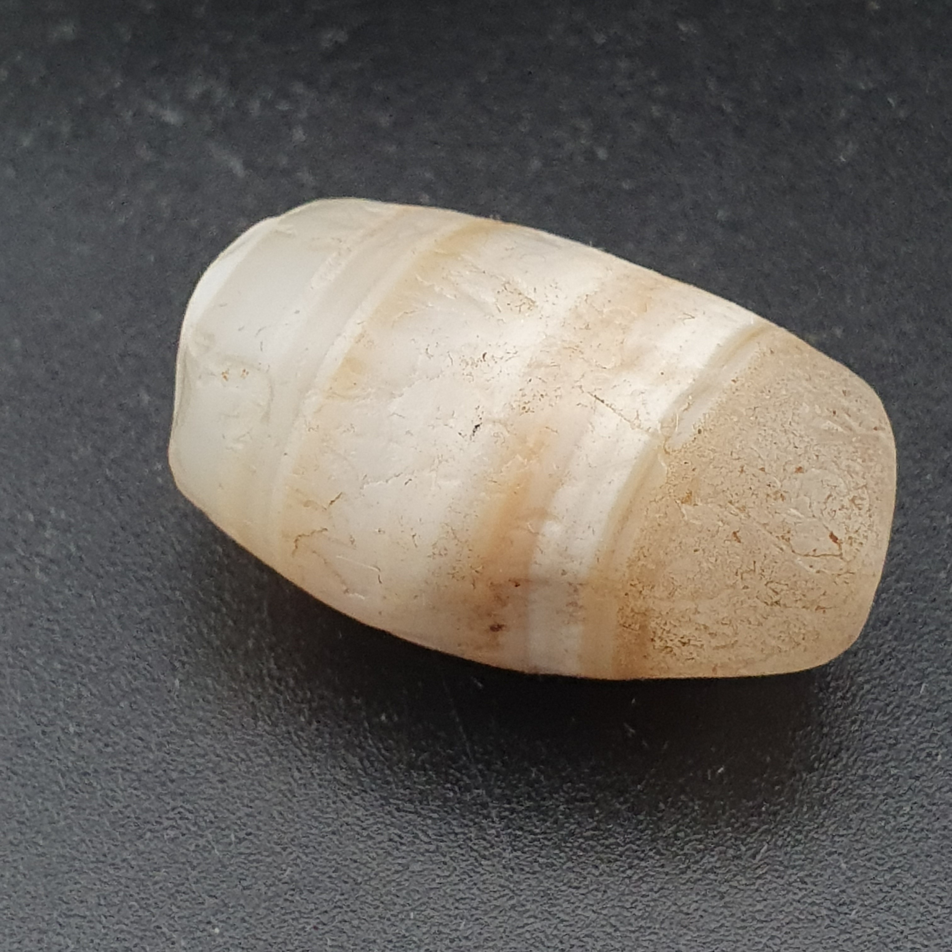 Ancient Natural Pattern White Old Agate Bead Amulet